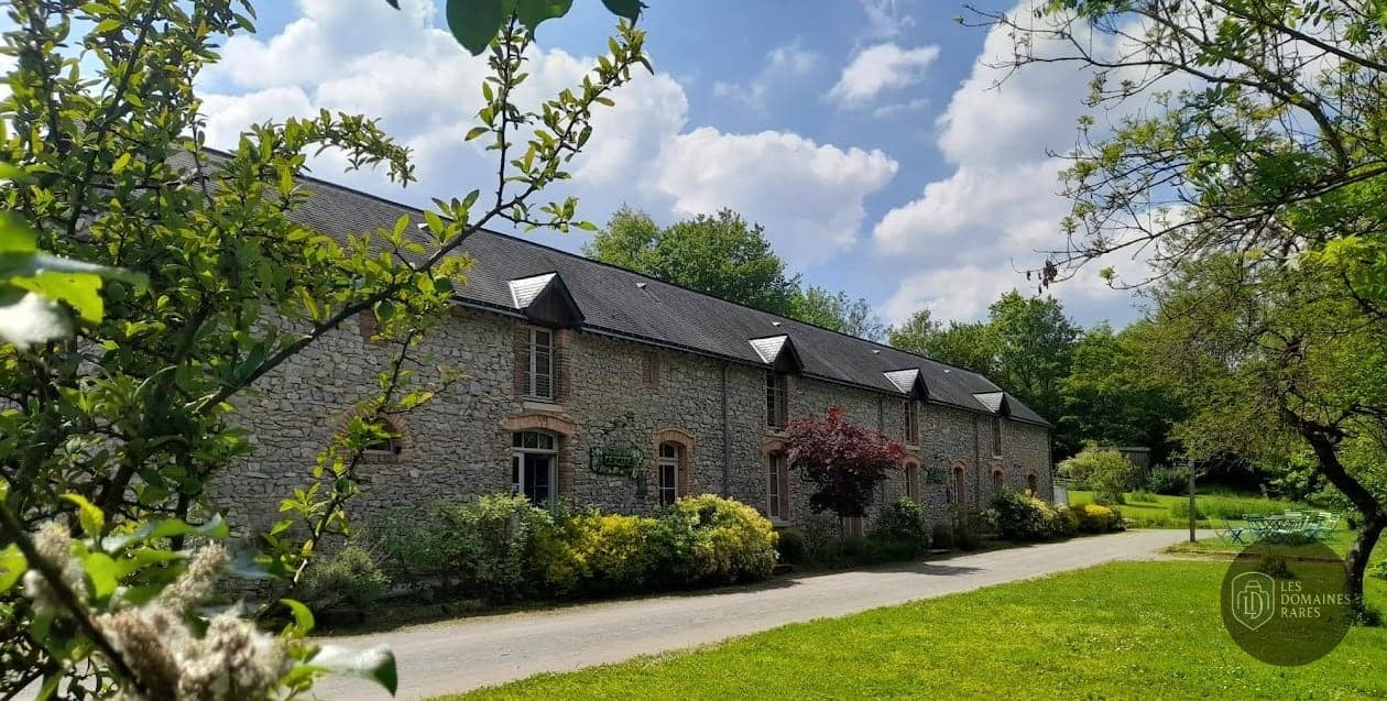 Vue extérieure du lieu Echologia à Louverné en Pays de la Loire