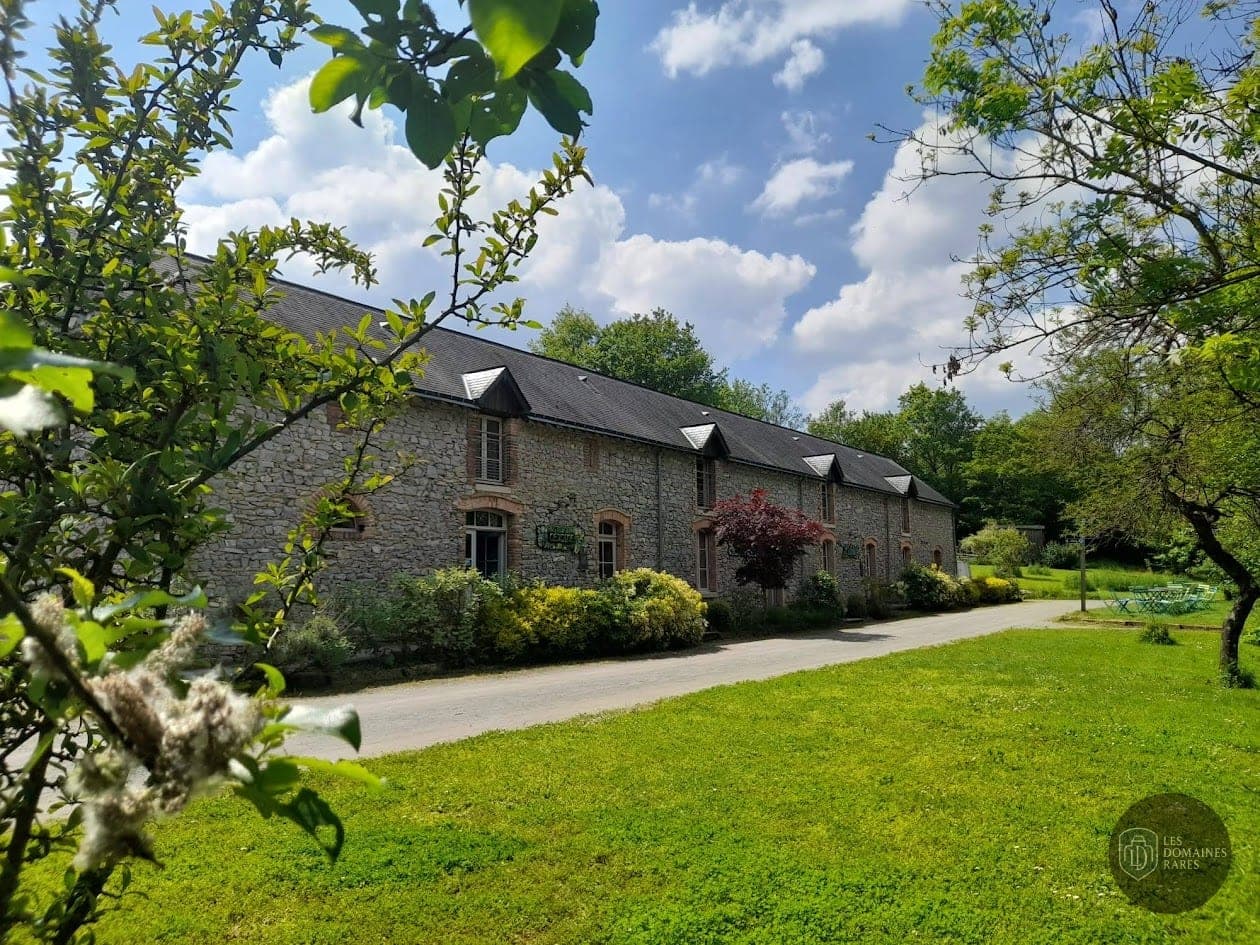 Vue extérieure du lieu Echologia à Louverné en Pays de la Loire