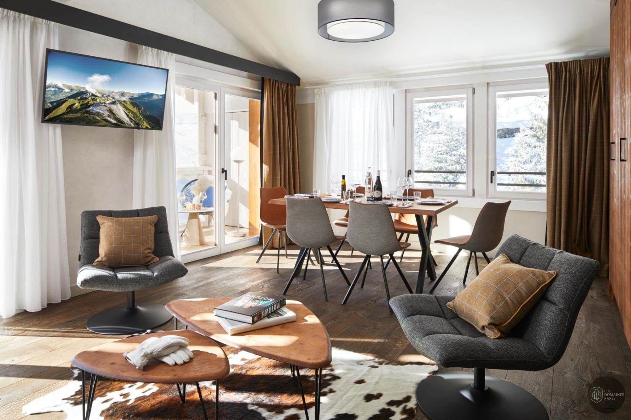 Vue extérieure de l'hôtel Ecrin Blanc Resort à Courchevel en Auvergne-Rhône-Alpes