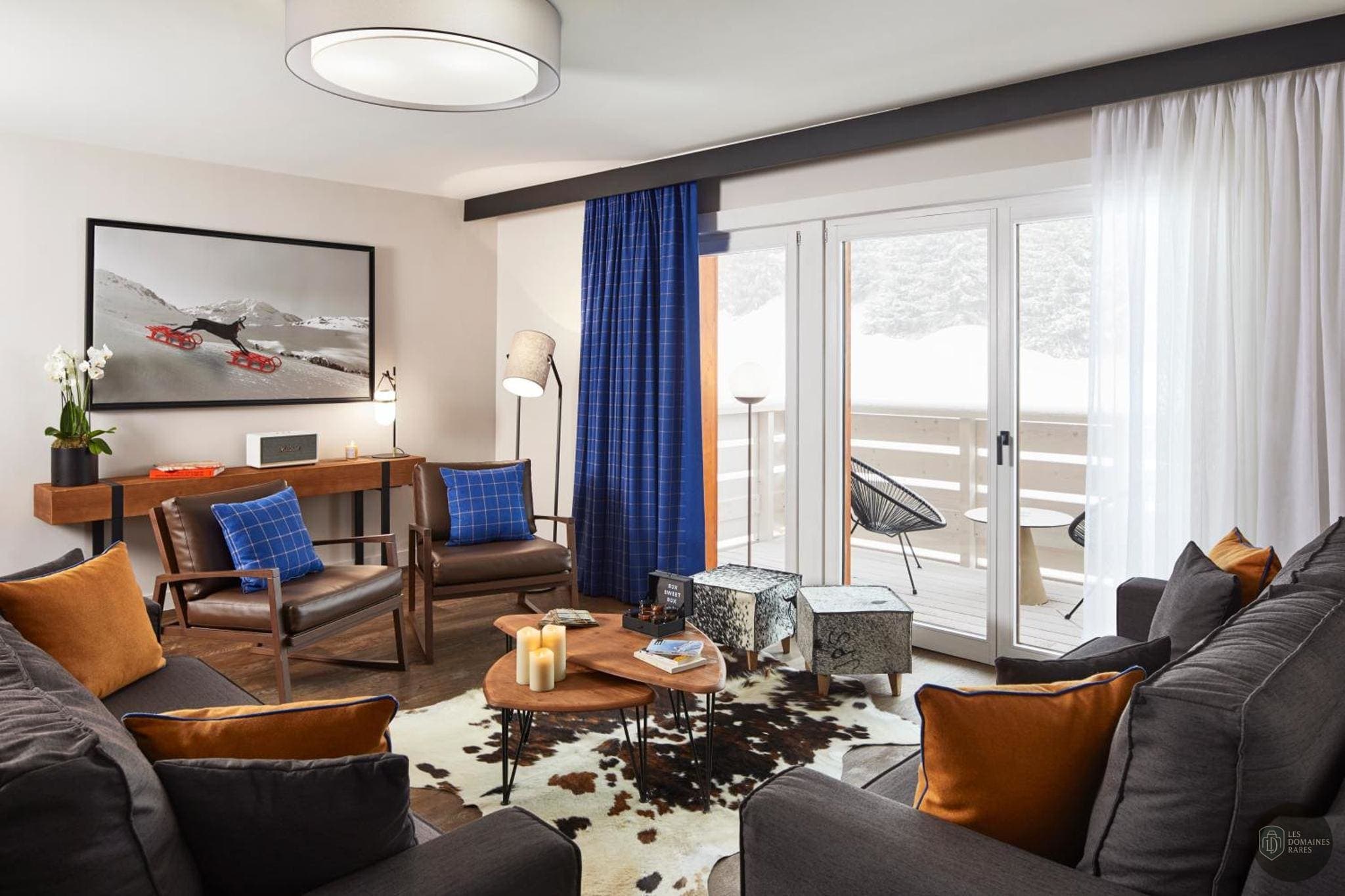 Vue extérieure de l'hôtel Ecrin Blanc Resort à Courchevel en Auvergne-Rhône-Alpes