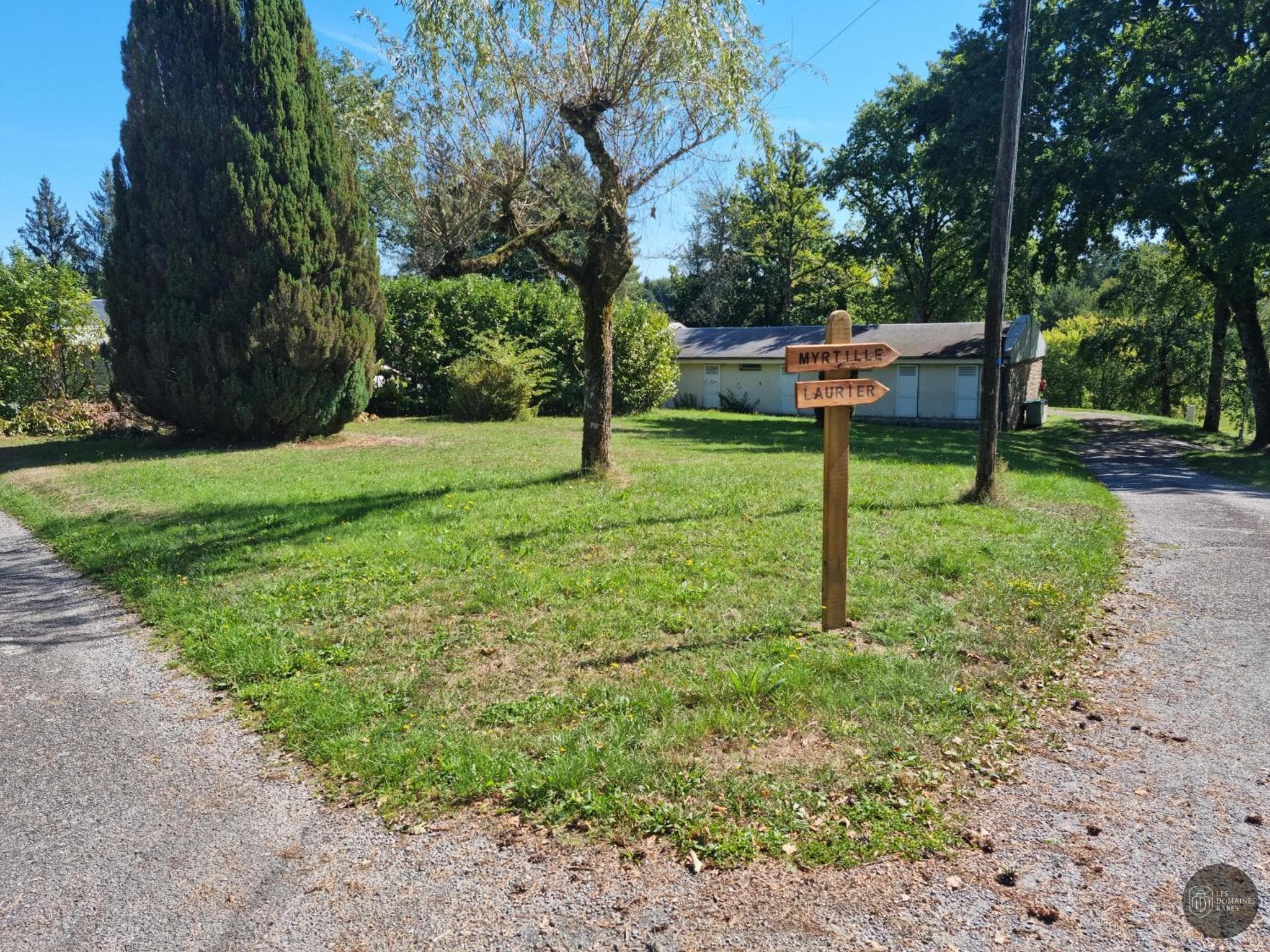 Vue extérieure du lieu Eden Lake en Nouvelle-Aquitaine
