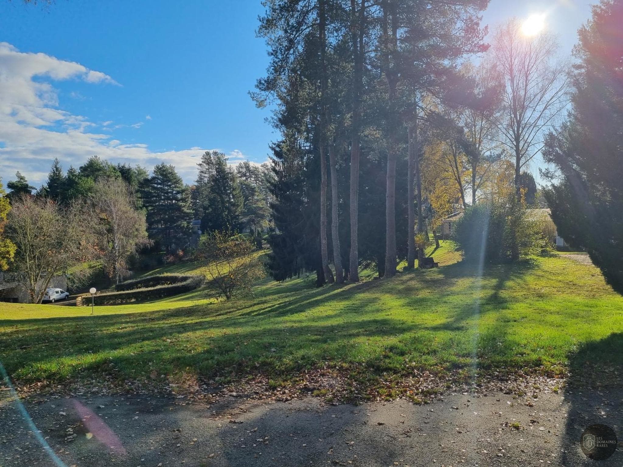 Vue extérieure du lieu Eden Lake en Nouvelle-Aquitaine