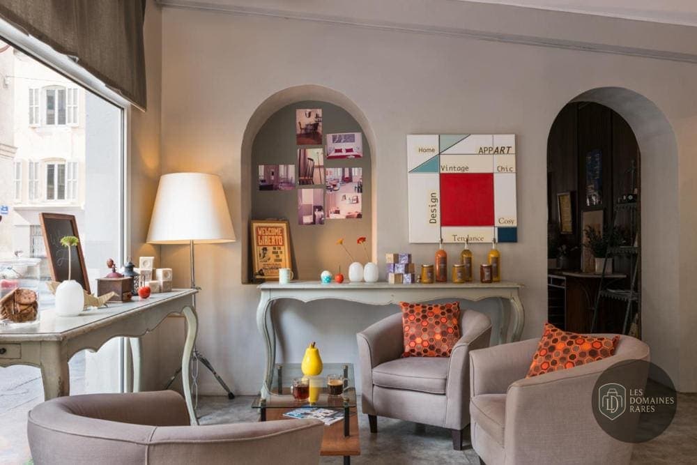 Espace intérieur de l'hôtel Edmond Hôtel à Paris en Île-de-France