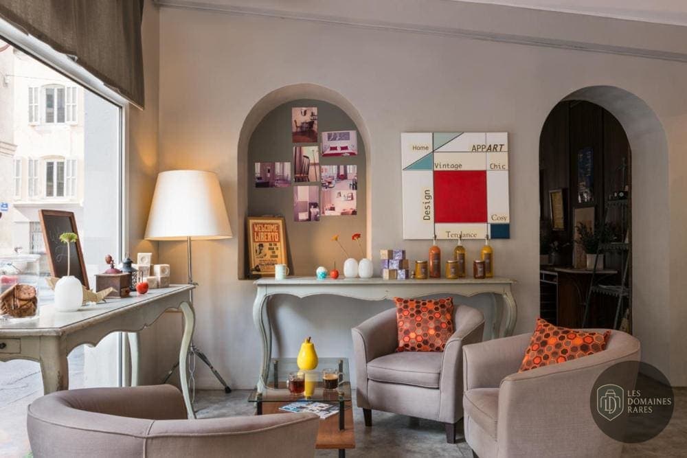 Espace intérieur de l'hôtel Edmond Hôtel à Paris en Île-de-France