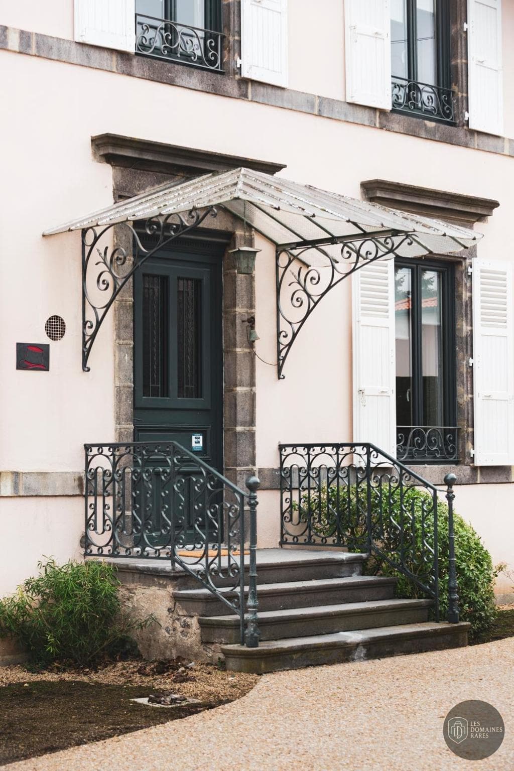 Enclos de sources — Extérieur