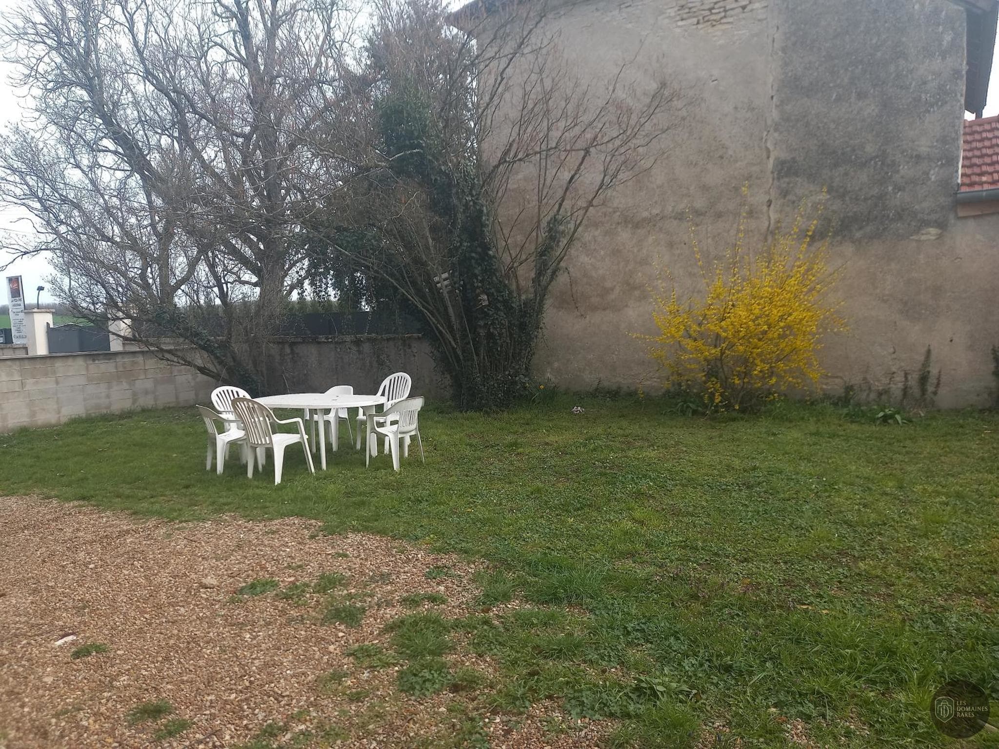 Vue extérieure du lieu Entre Vous et Nous à Toulouse en Occitanie