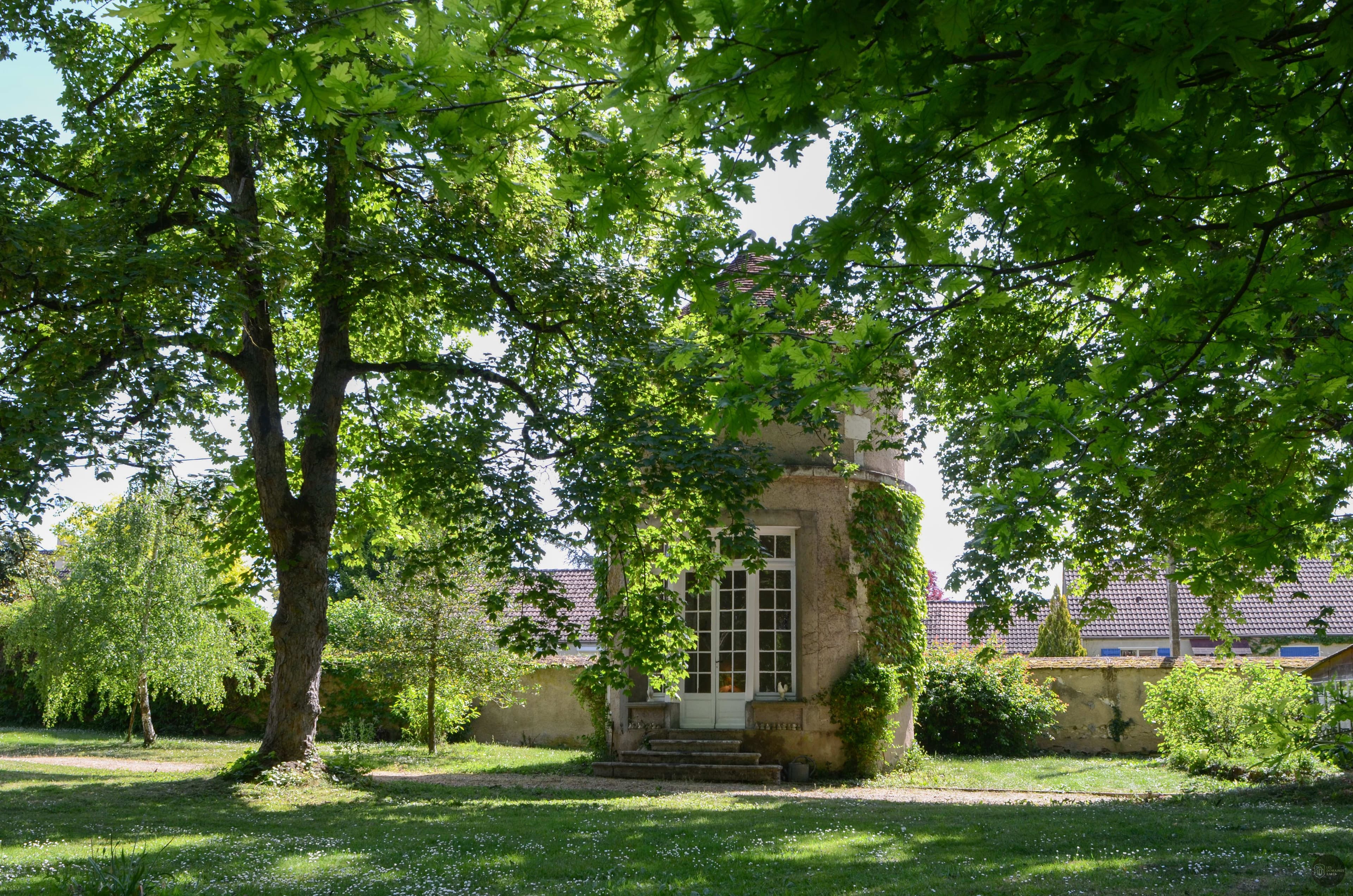 Vue extérieure du lieu Entresources à Augy en Bourgogne-Franche-Comté