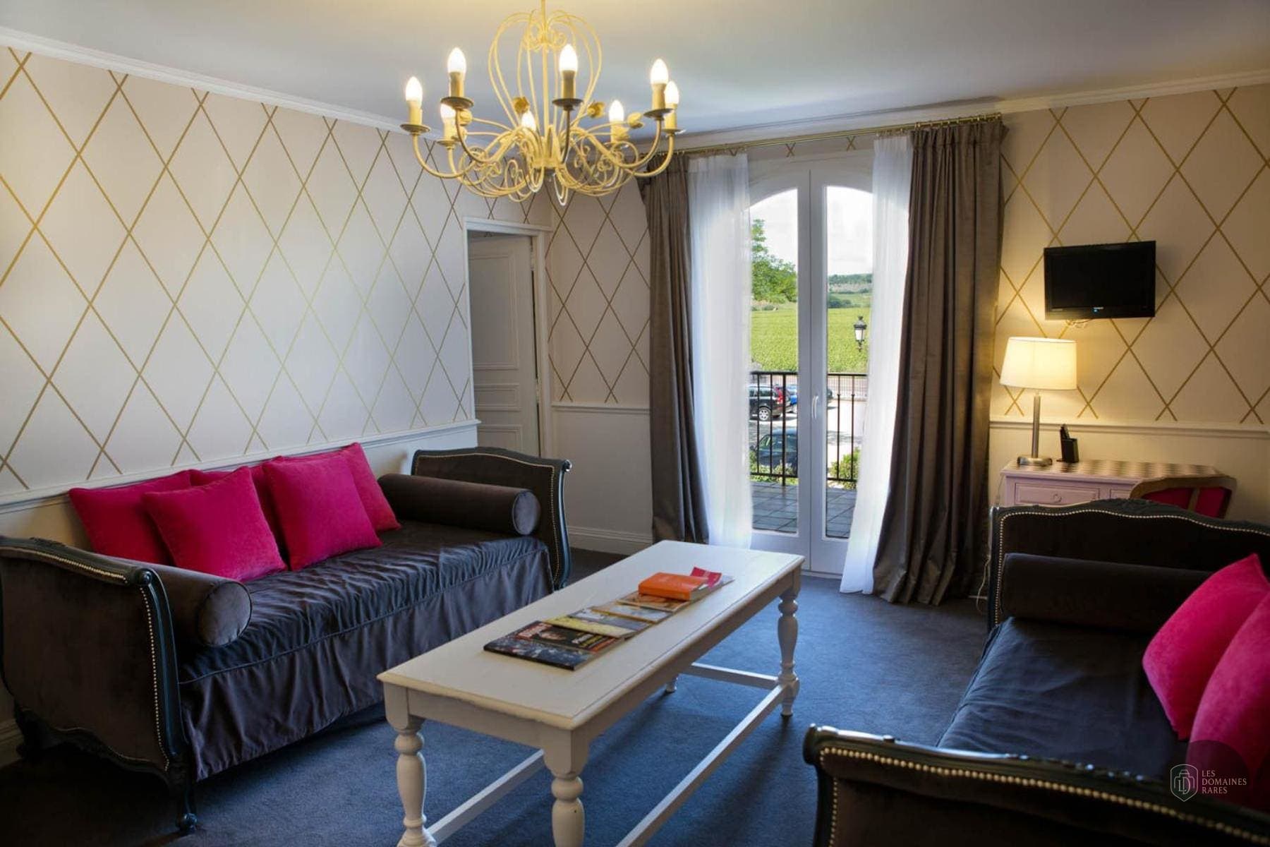 Espace intérieur de l'hôtel Ermitage de Corton en Bourgogne-Franche-Comté