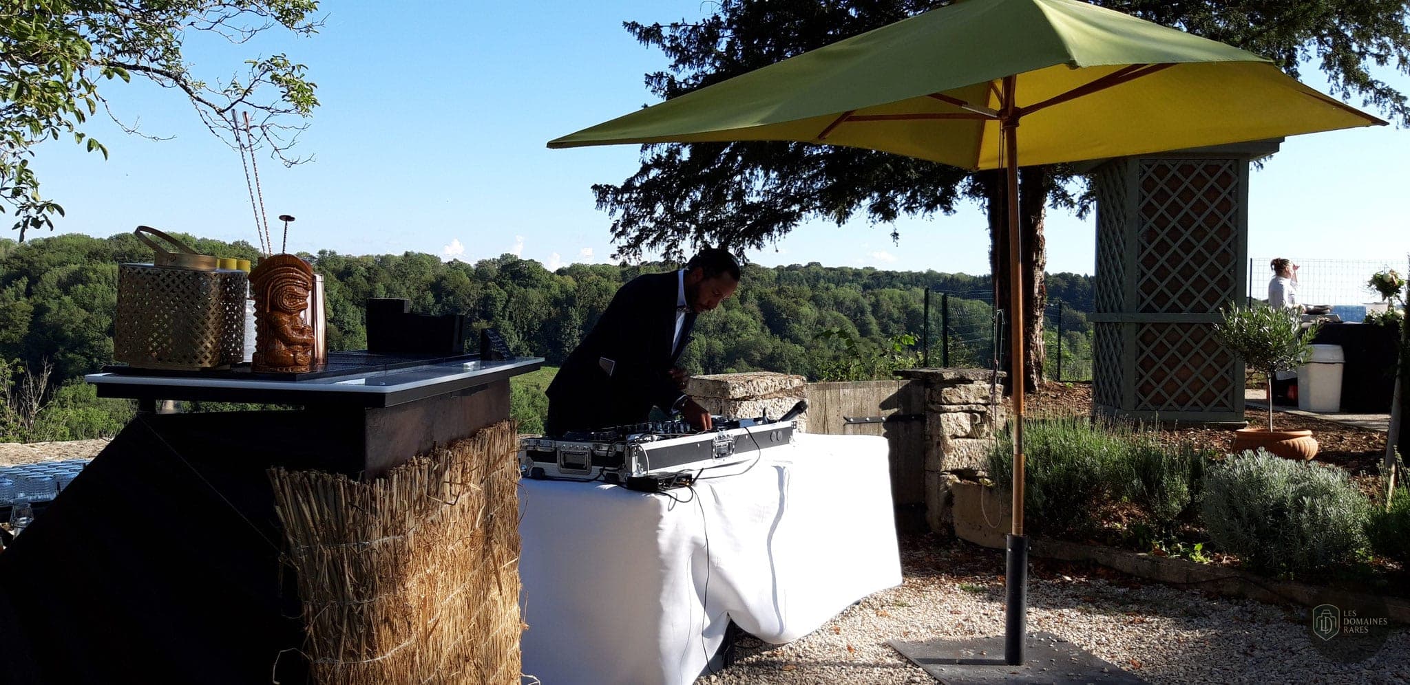 Vue extérieure du château Espace Beltane à Amondans en Bourgogne-Franche-Comté