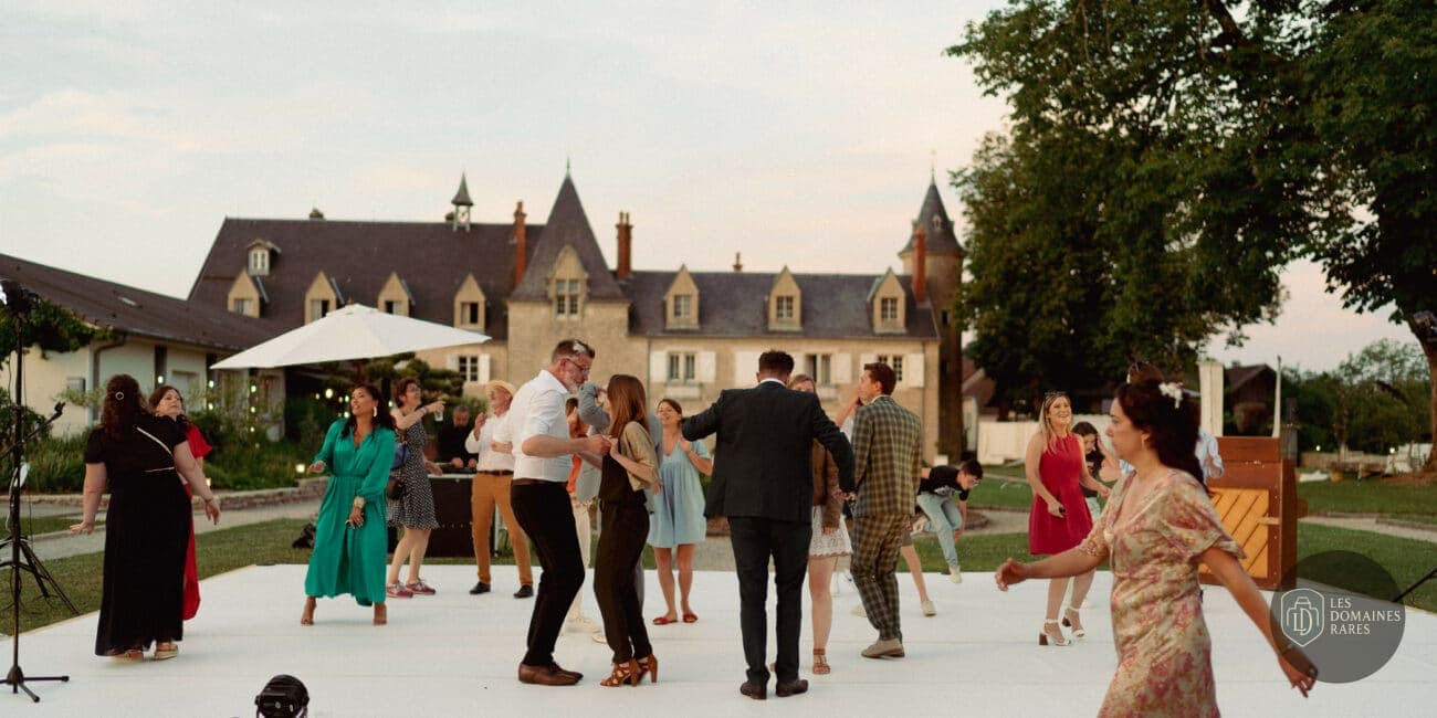 Vue extérieure du château Espace Beltane à Amondans en Bourgogne-Franche-Comté