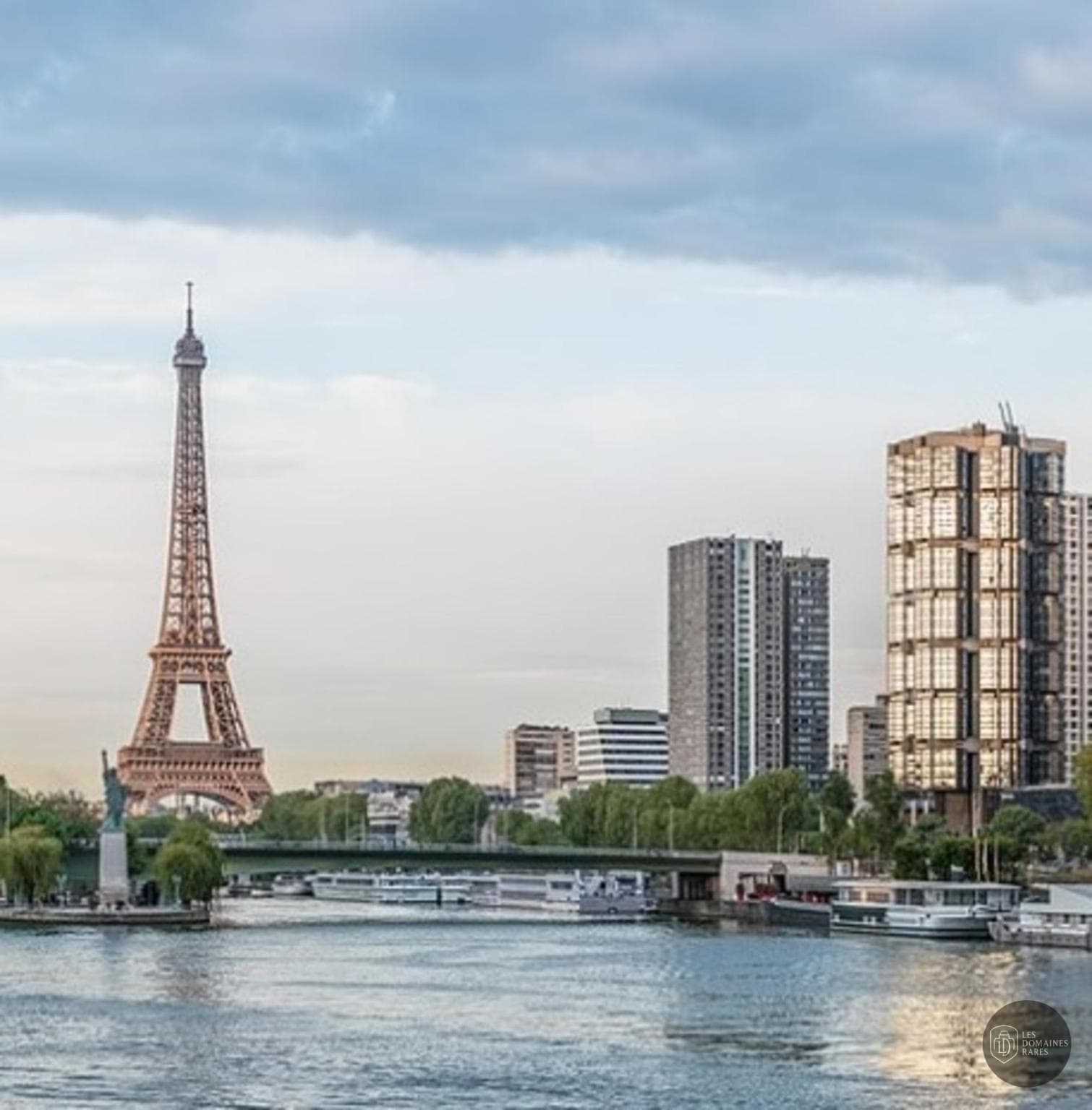 Vue extérieure du domaine Espace IESF Paris 8 en Île-de-France