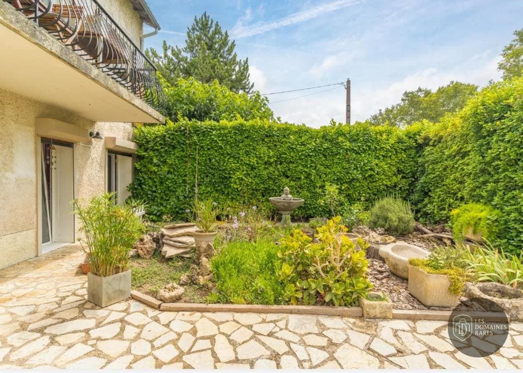 Vue extérieure du lieu Espace Oxy'Zen à Marguerites en Occitanie
