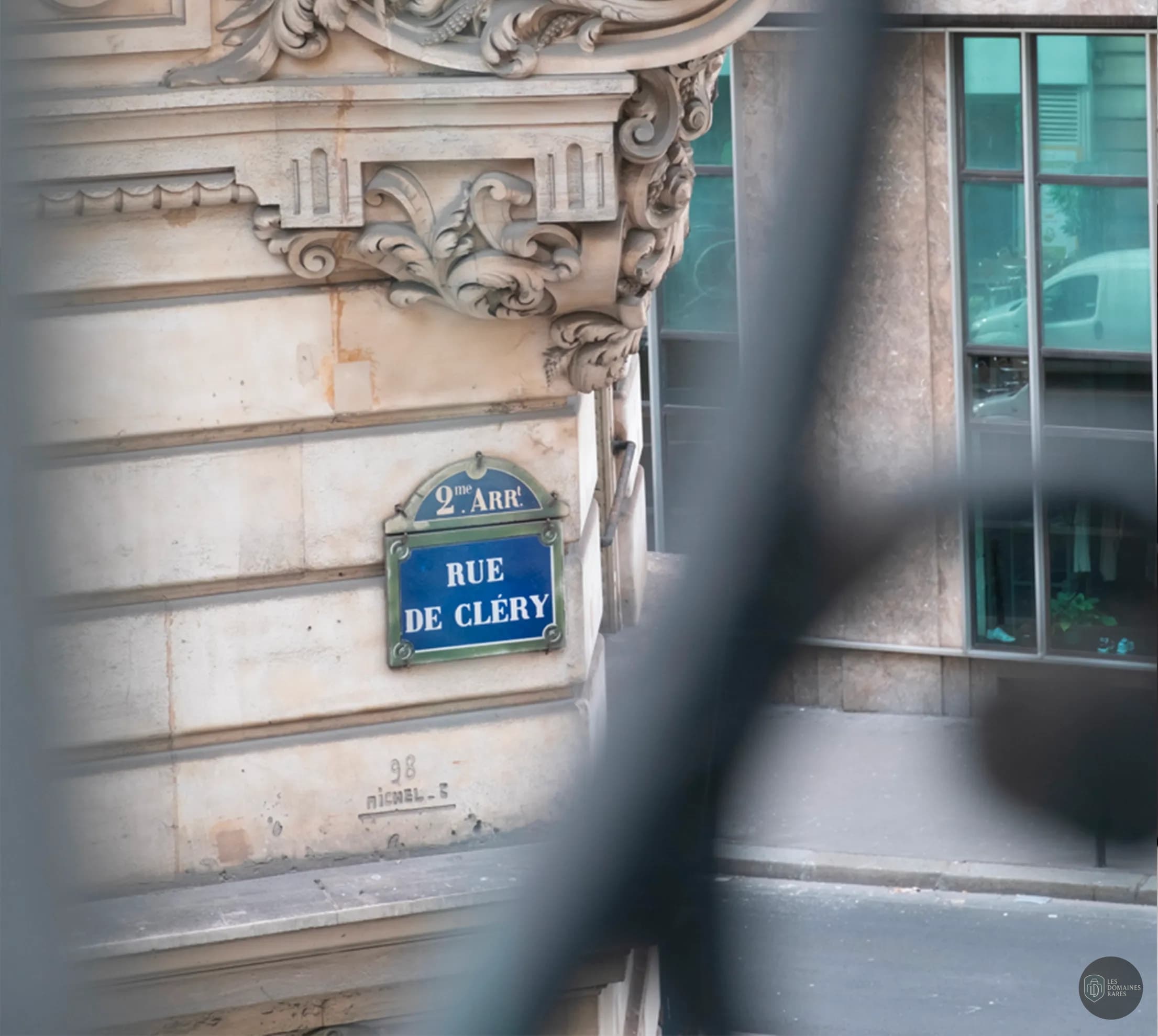 Vue extérieure de l'hôtel Espace Vinci à Paris en Île-de-France