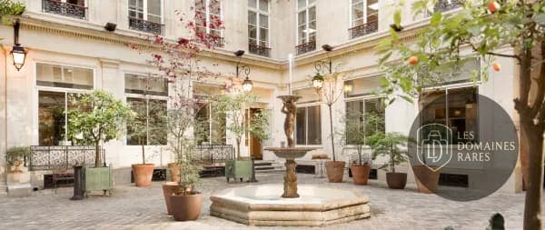 Vue extérieure de l'hôtel Espace Vinci à Paris en Île-de-France