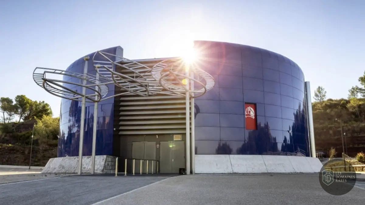 Vue extérieure du lieu Estérel Arena en Provence-Alpes-Côte d'Azur