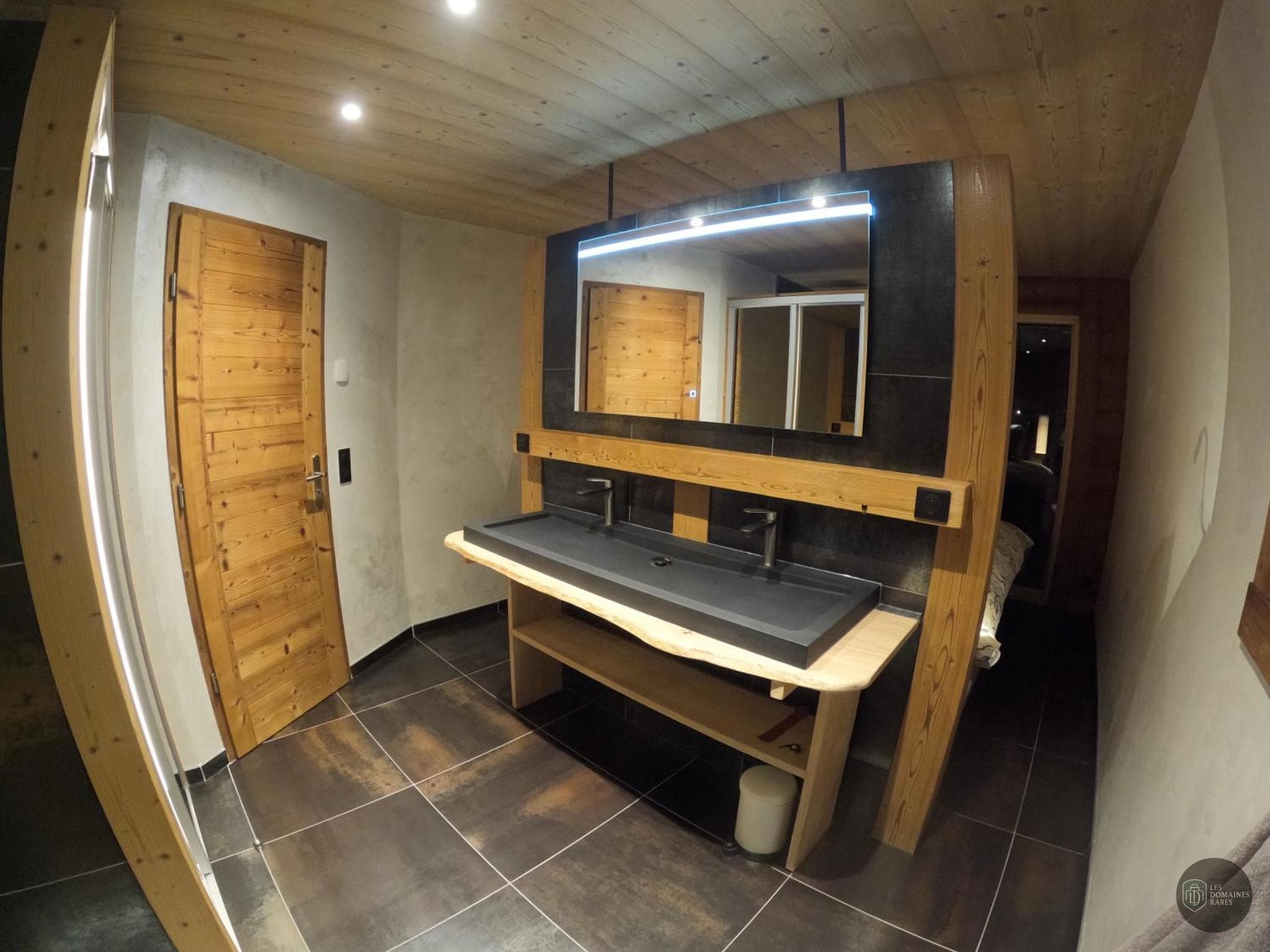 Salle de bain de l'hôtel Etoile Des Neiges à Verthemex en Auvergne-Rhône-Alpes