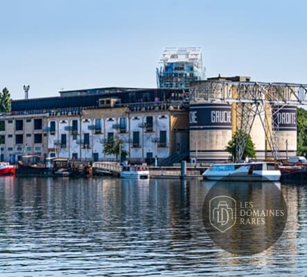 La Sucrière, vue extérieure sur le quai