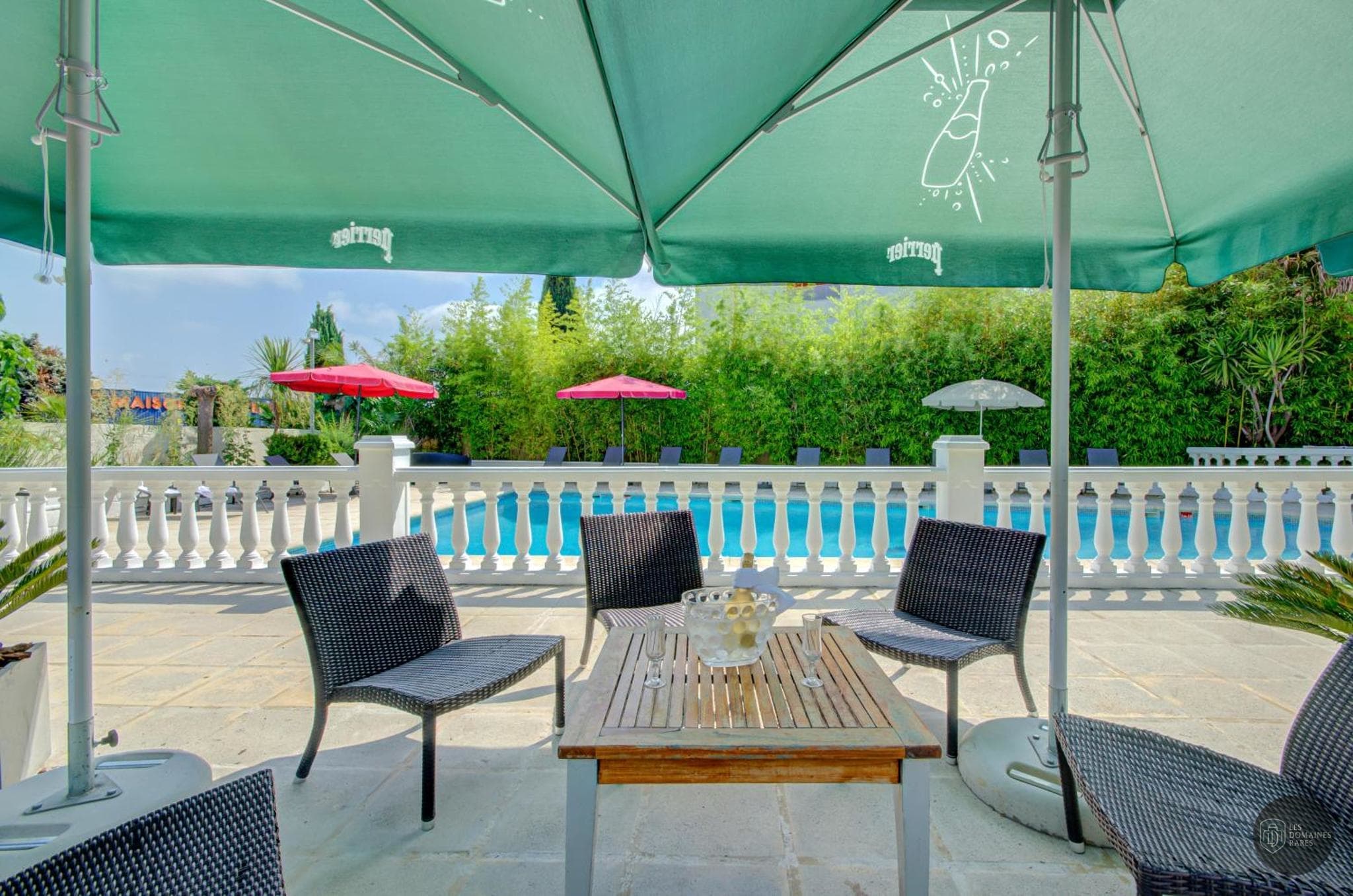 Piscine et activités du lieu Eurotel en Bourgogne-Franche-Comté