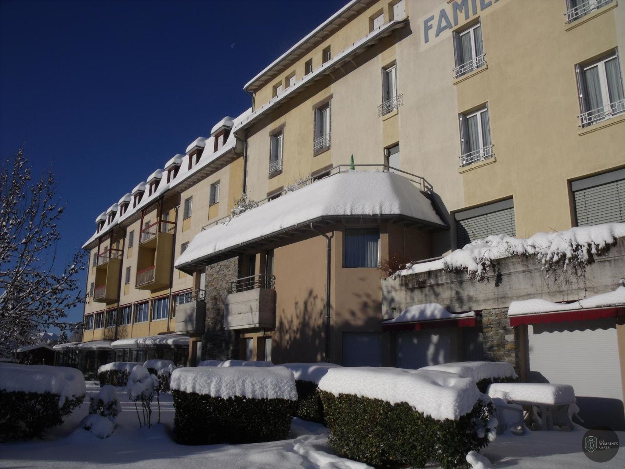 Family Hotel — Extérieur
