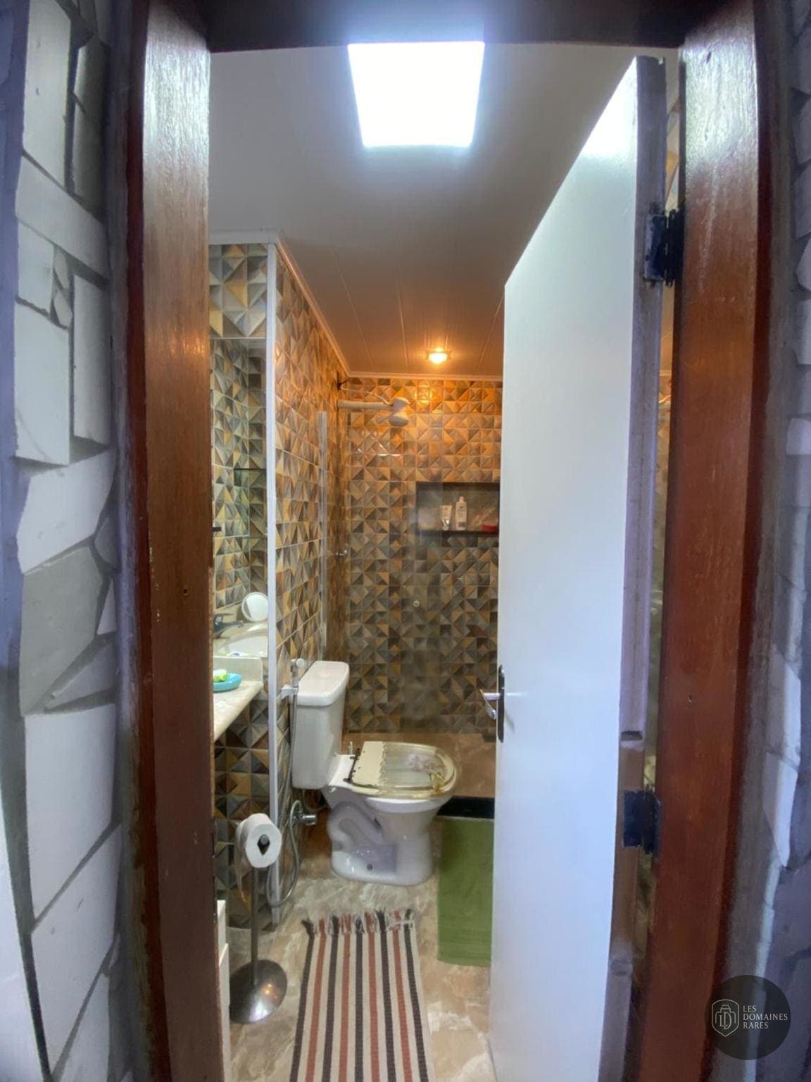 Salle de bain du lieu Favela Chic à Paris en Île-de-France