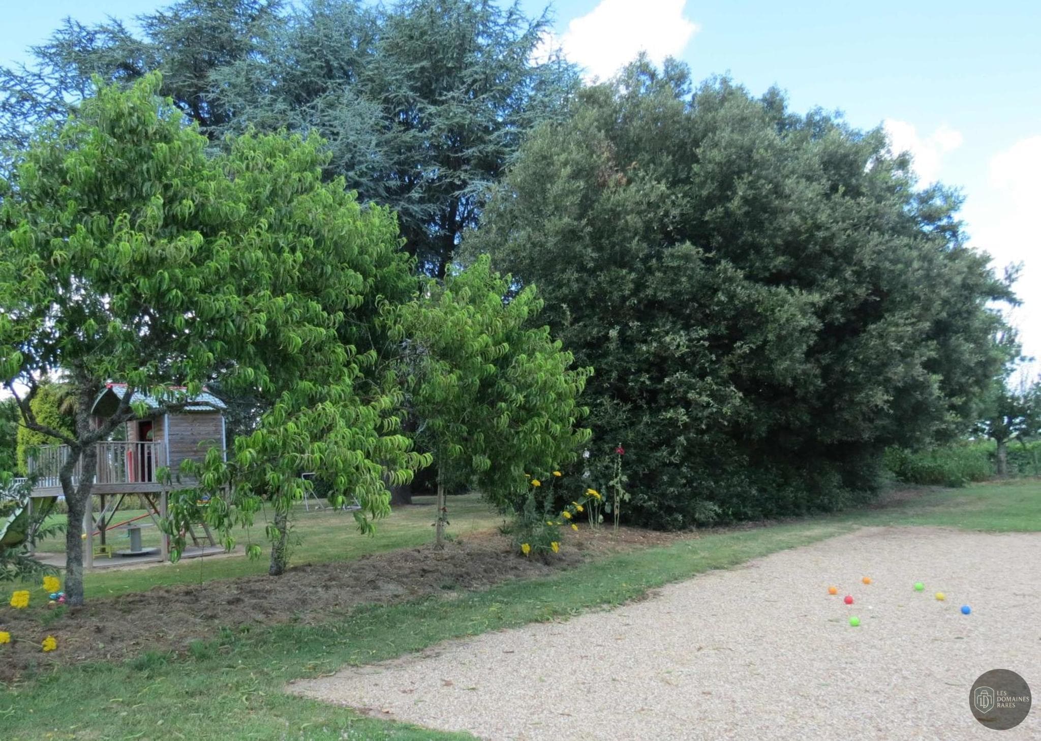 Vue extérieure de la ferme Ferme De Damply en Île-de-France