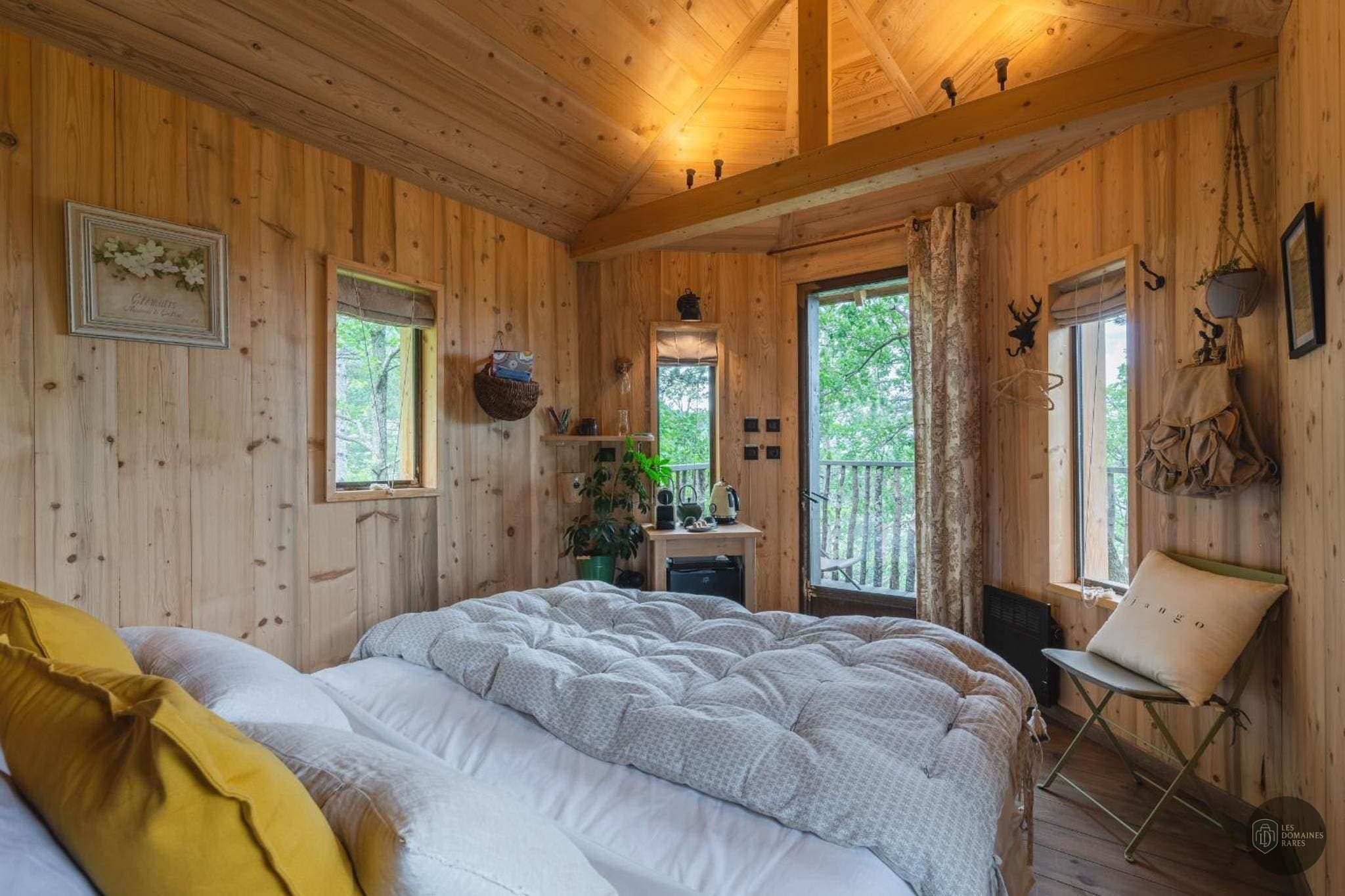 Chambre de la ferme Ferme Fortia à Montréal en Auvergne-Rhône-Alpes - séminaire montréal-les-sources, france