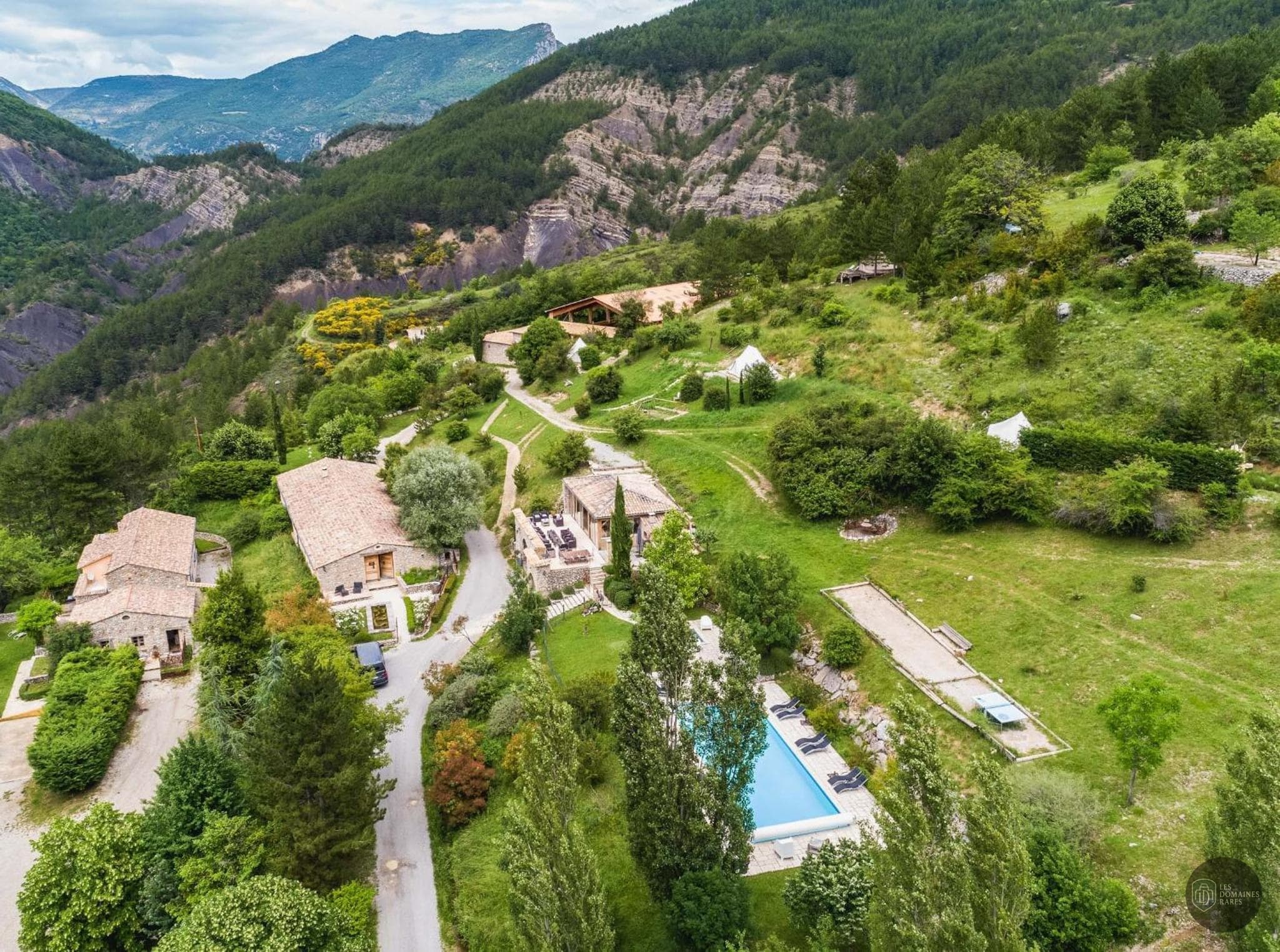Piscine et activités de la ferme Ferme Fortia à Montréal en Auvergne-Rhône-Alpes