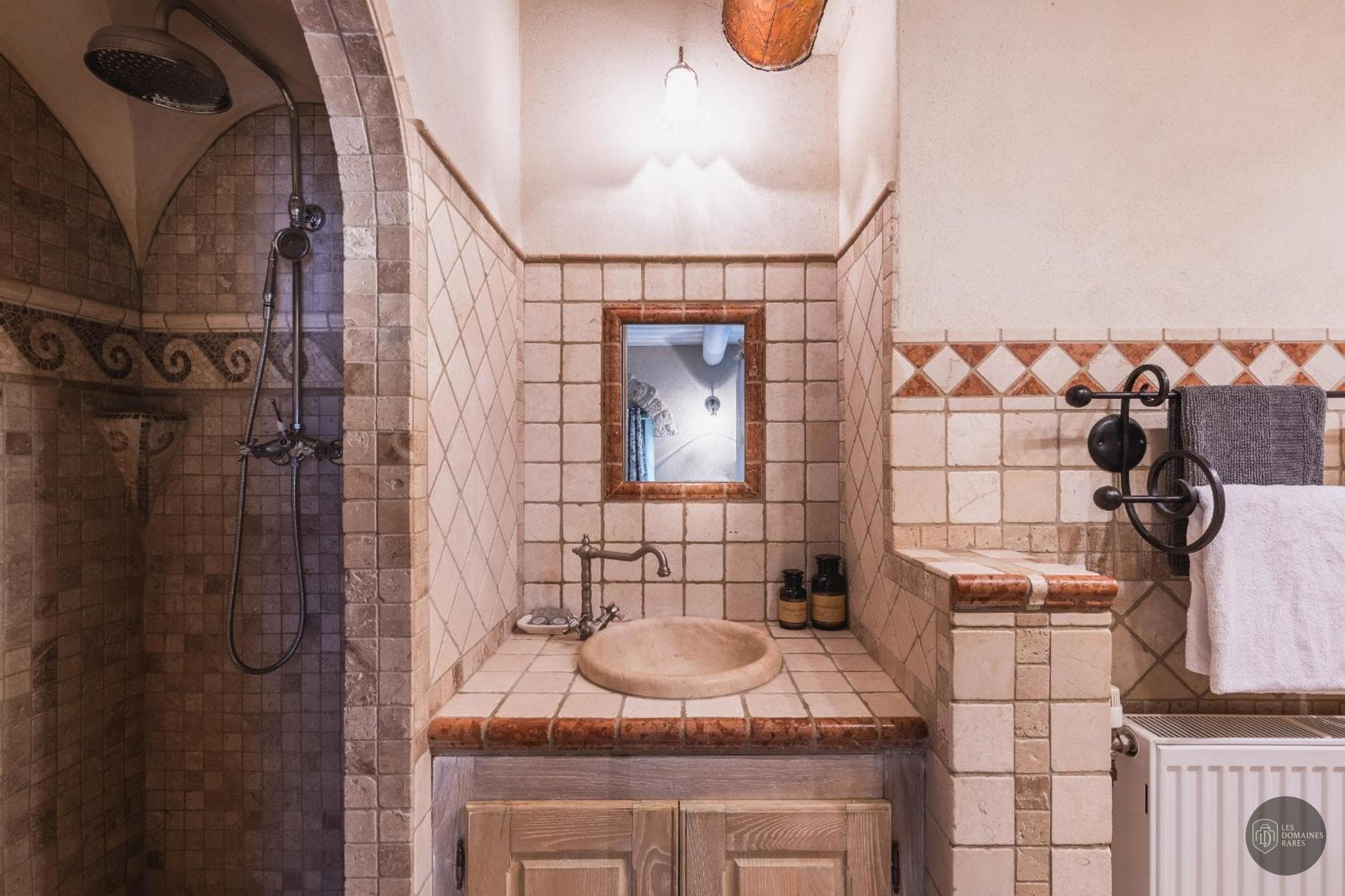 Salle de bain de la ferme Ferme Fortia à Montréal en Auvergne-Rhône-Alpes