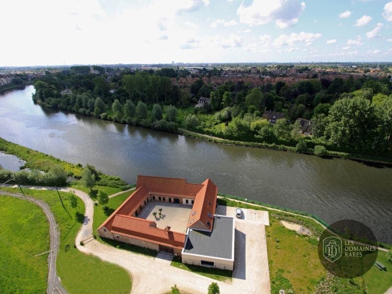 Vue extérieure de la ferme Ferme Saint Chrysole à Wambrechies en Hauts-de-France