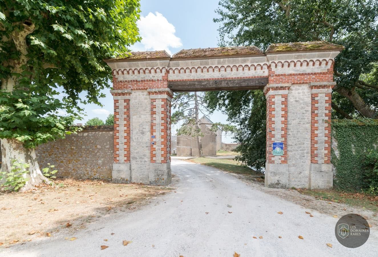 Vue extérieure de la ferme Ferme d'Abbonville à Tivernon en Centre-Val de Loire