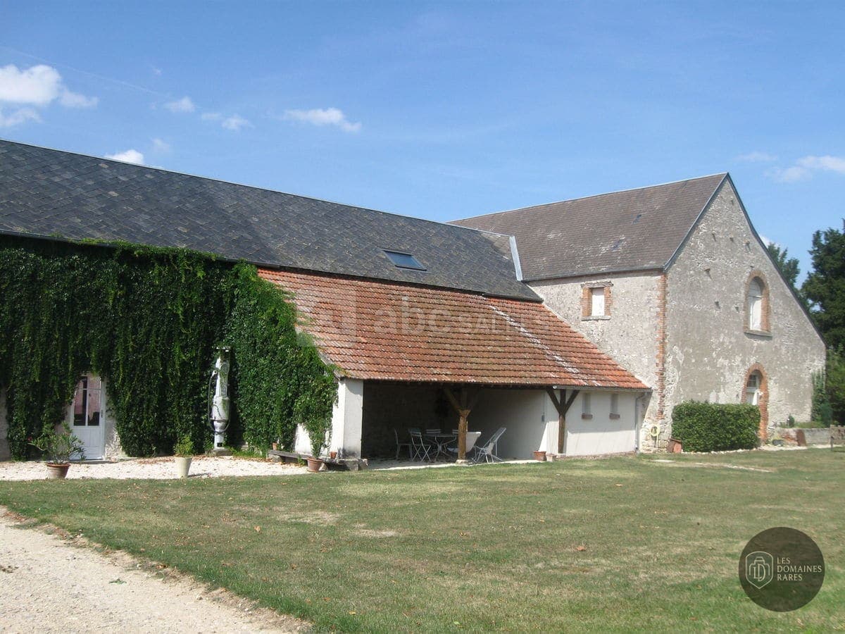 Vue extérieure de la ferme Ferme d'Abbonville à Tivernon en Centre-Val de Loire