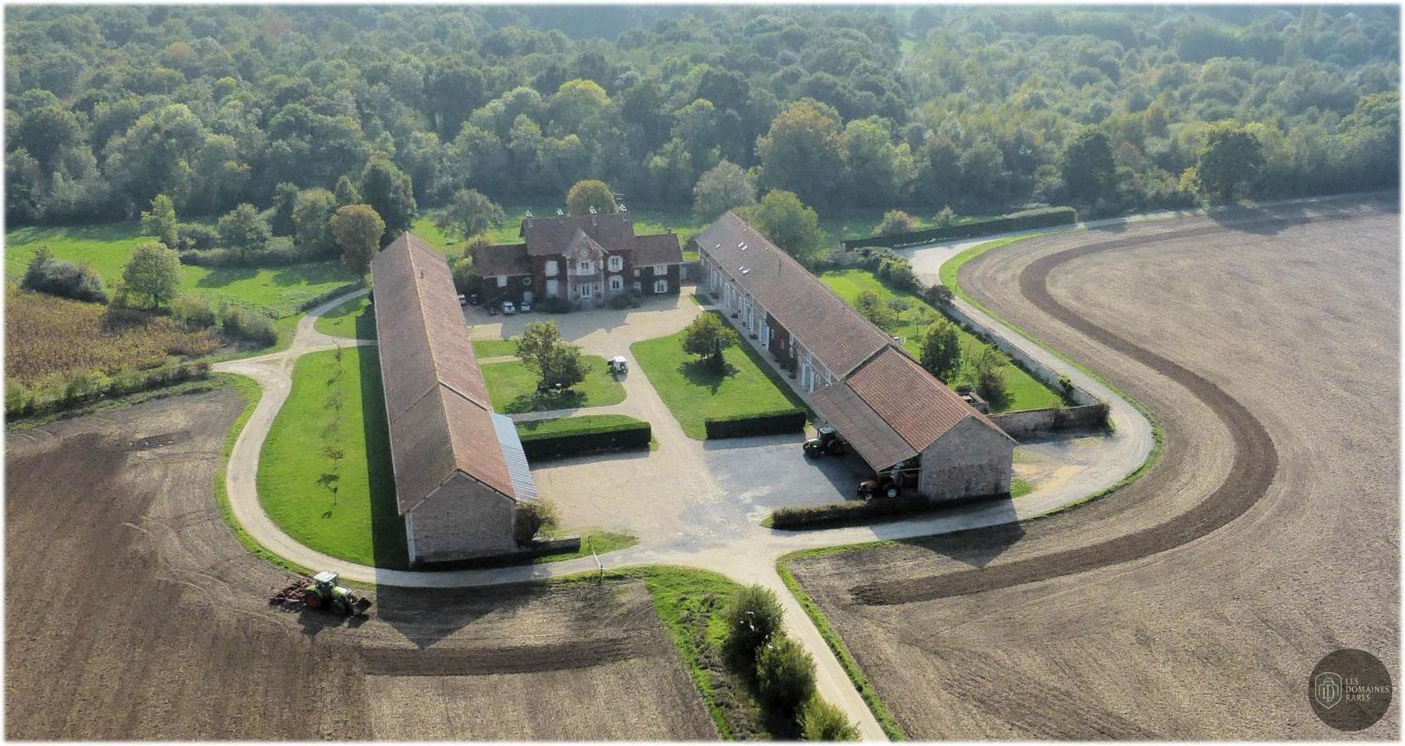 Ferme d'Armenon — Extérieur