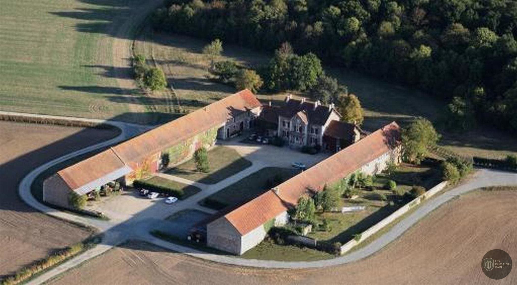 Ferme d'Armenon — Extérieur