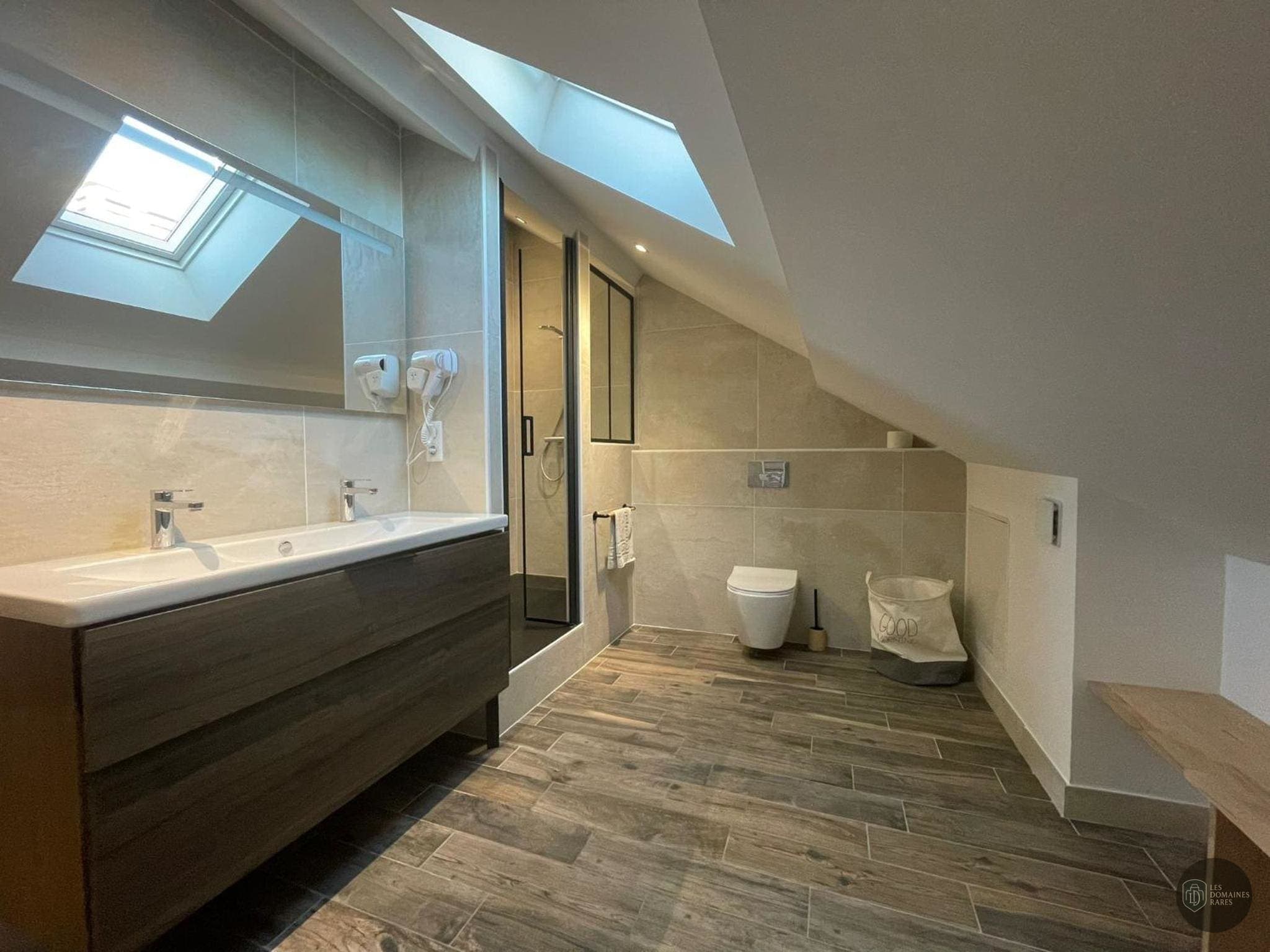 Salle de bain de la ferme Ferme de Véronge à La en Île-de-France