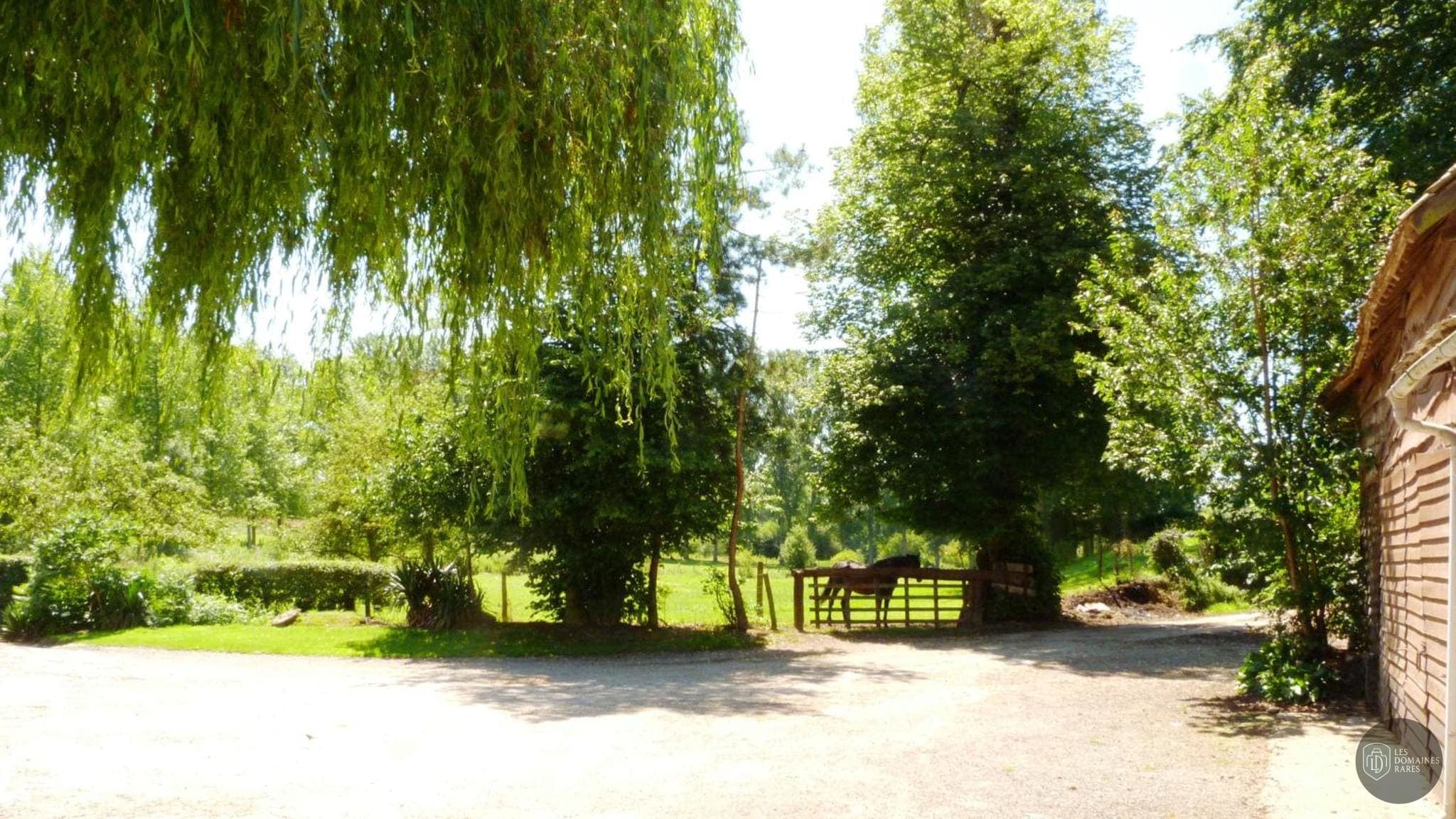 Ferme des Aulnois — Extérieur