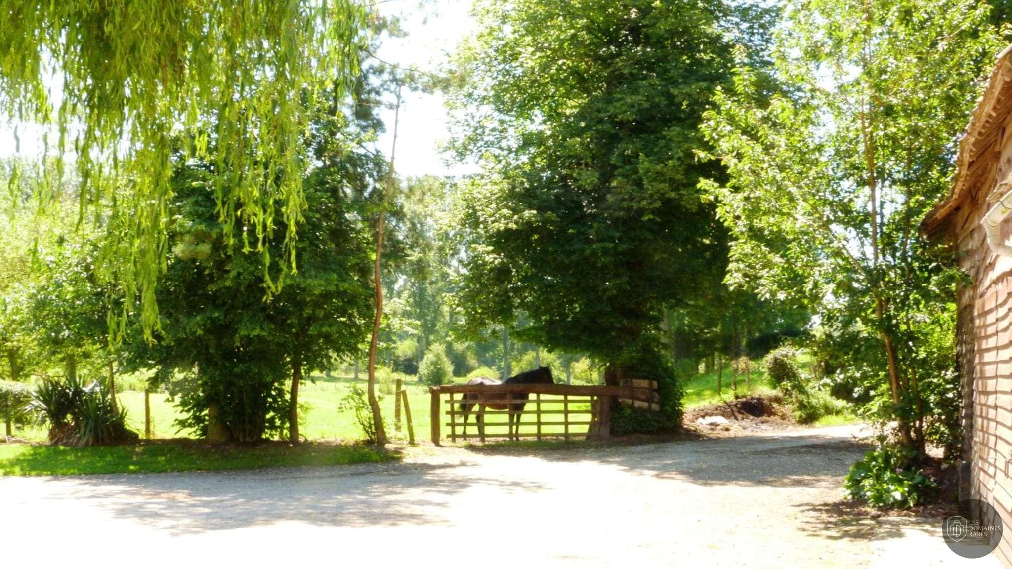 Ferme des Gabelins — Extérieur
