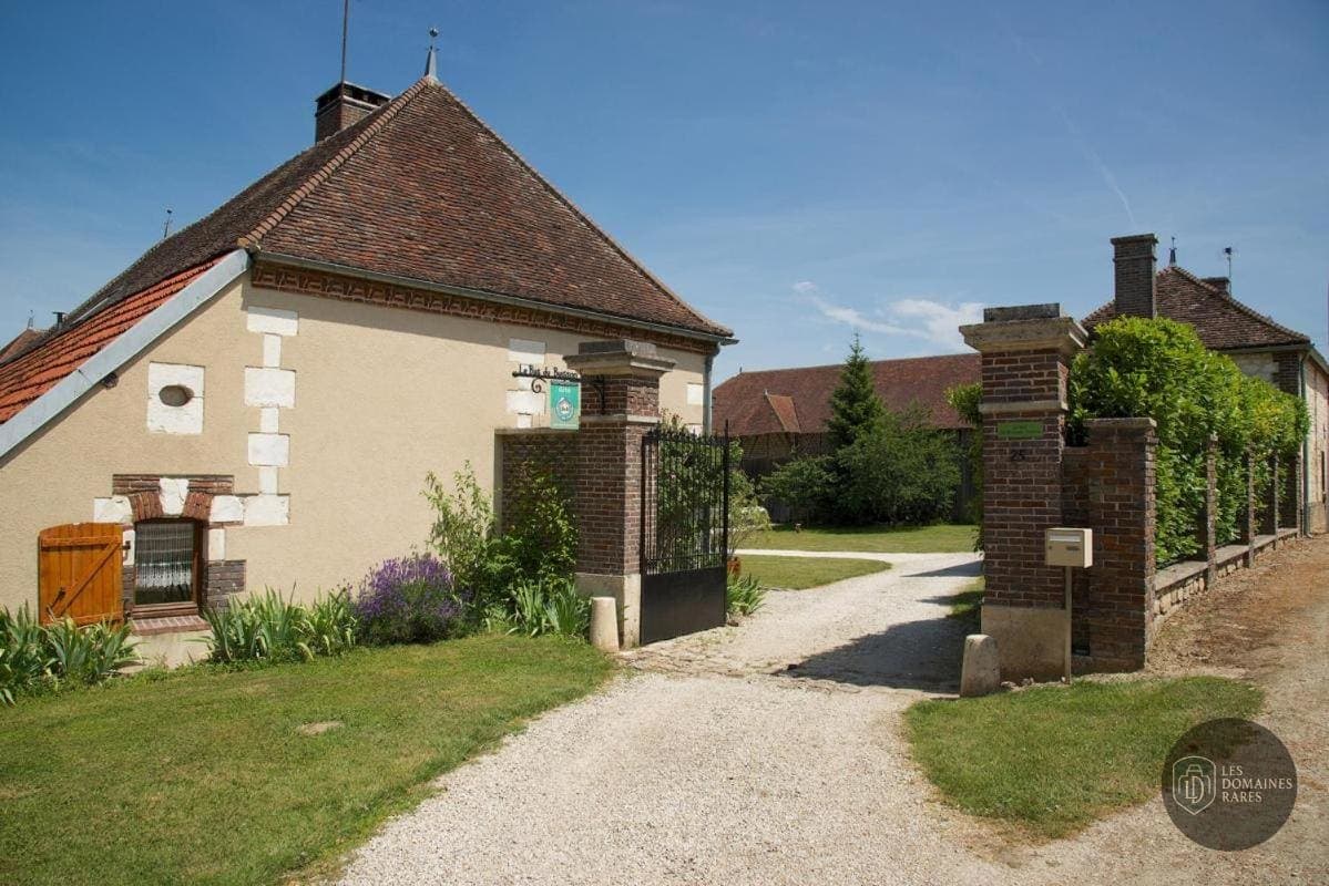 Vue extérieure de la ferme Ferme du Buisson à Plaisir en Île-de-France