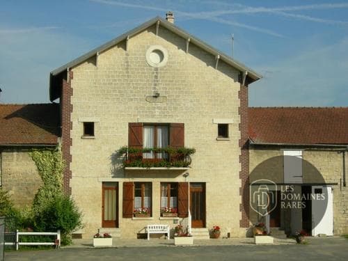 Vue extérieure de la ferme Ferme du Couvent à Limours en Île-de-France