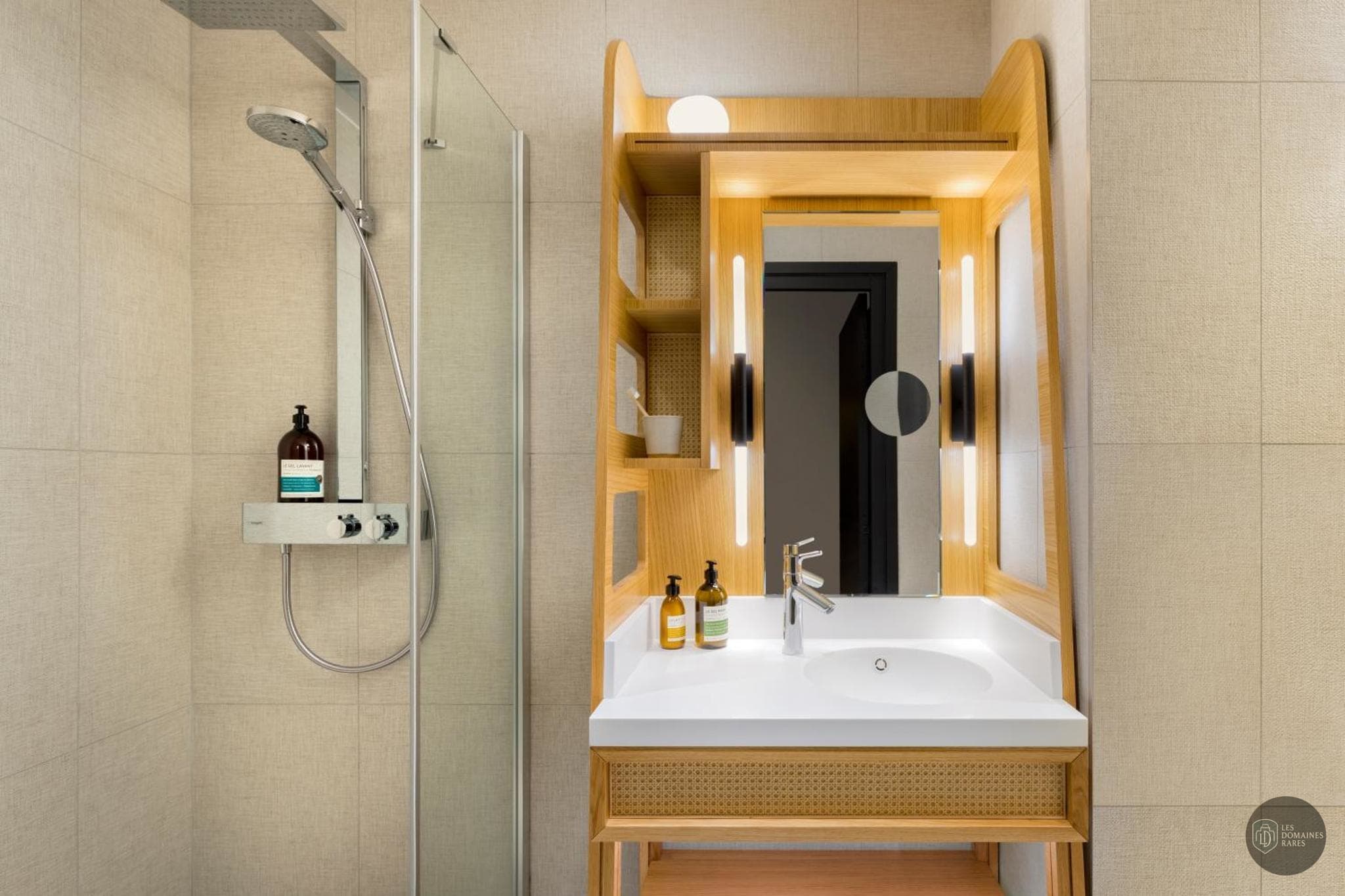 Salle de bain du lieu FirstName Bordeaux à Bordeaux en Nouvelle-Aquitaine