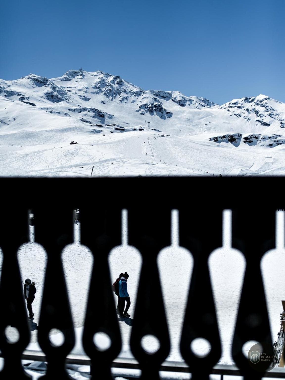 Vue extérieure de l'hôtel Fitz Roy Hotel à Val en Auvergne-Rhône-Alpes