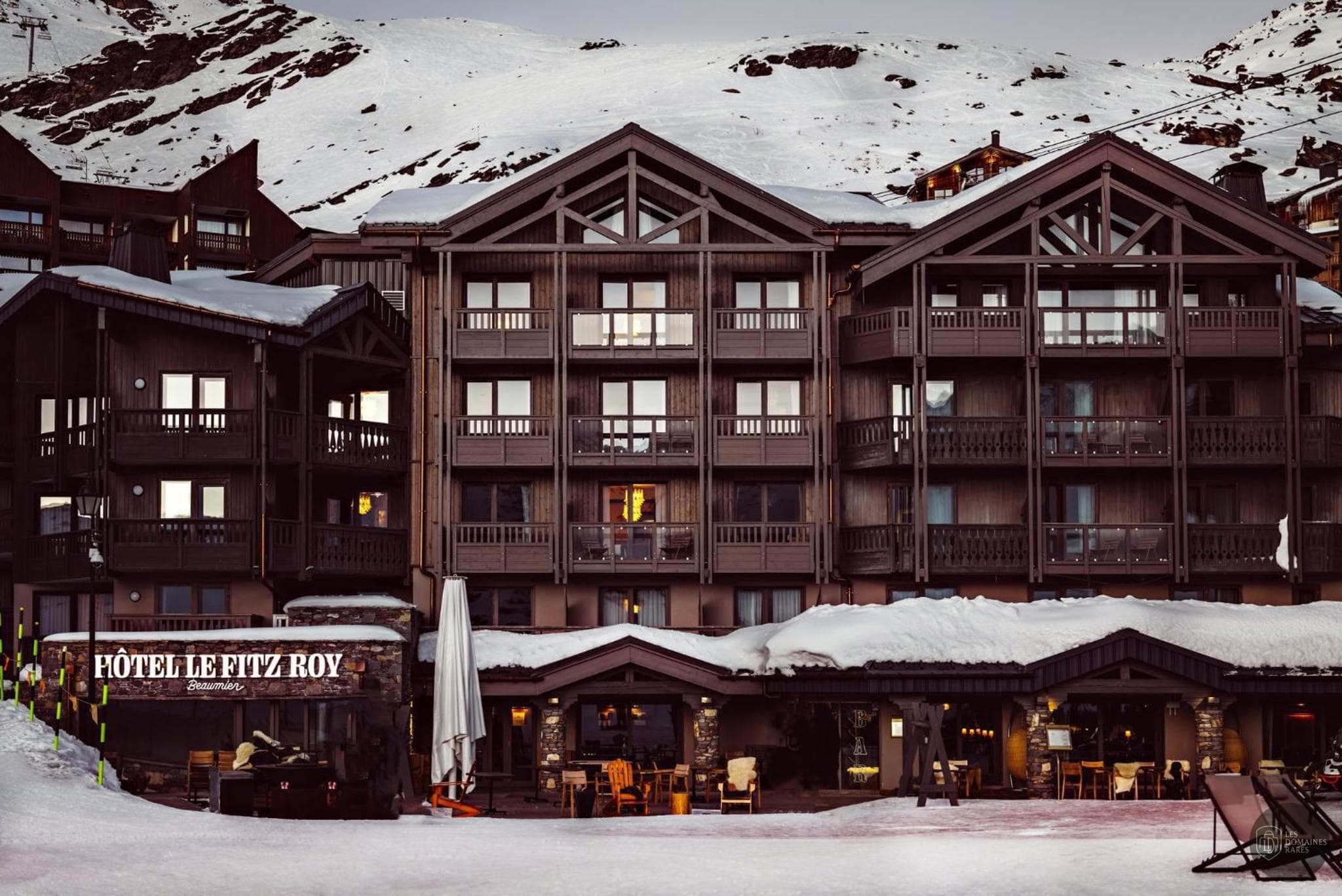 Vue extérieure de l'hôtel Fitz Roy Hotel à Val en Auvergne-Rhône-Alpes