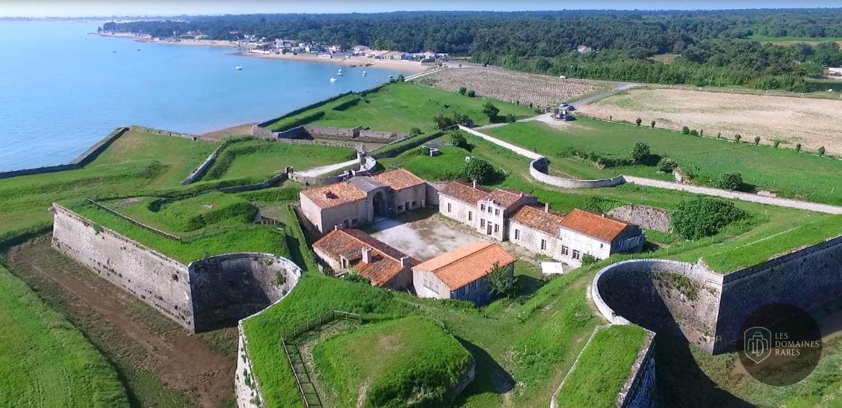 Vue extérieure du lieu Fort La Prée à La en Nouvelle-Aquitaine