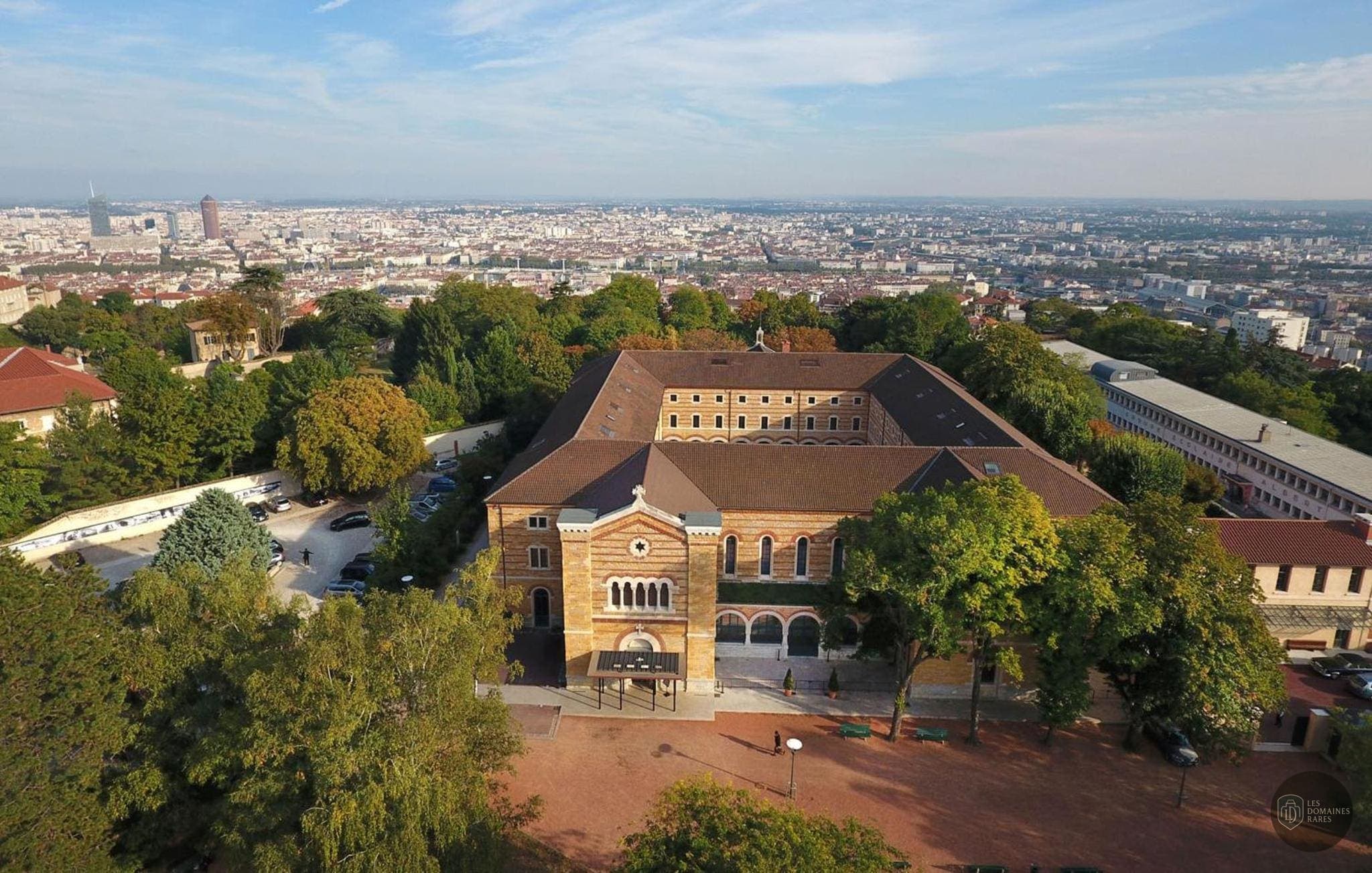 Vue extérieure de l'hôtel Fourviere Hôtel à Lyon en Auvergne-Rhône-Alpes