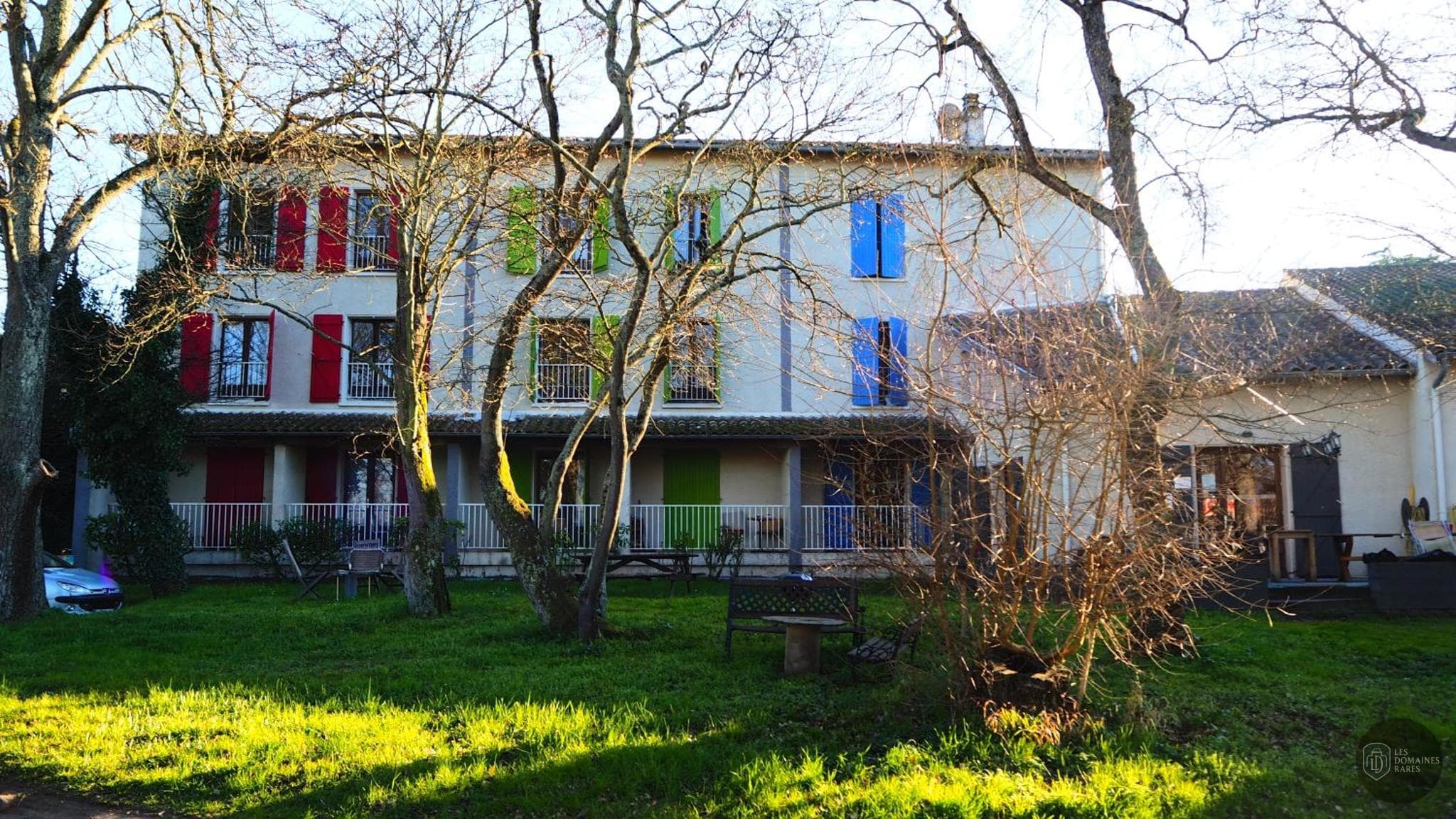 Vue extérieure de l'hôtel Friendly Auberge à Colomiers en Occitanie