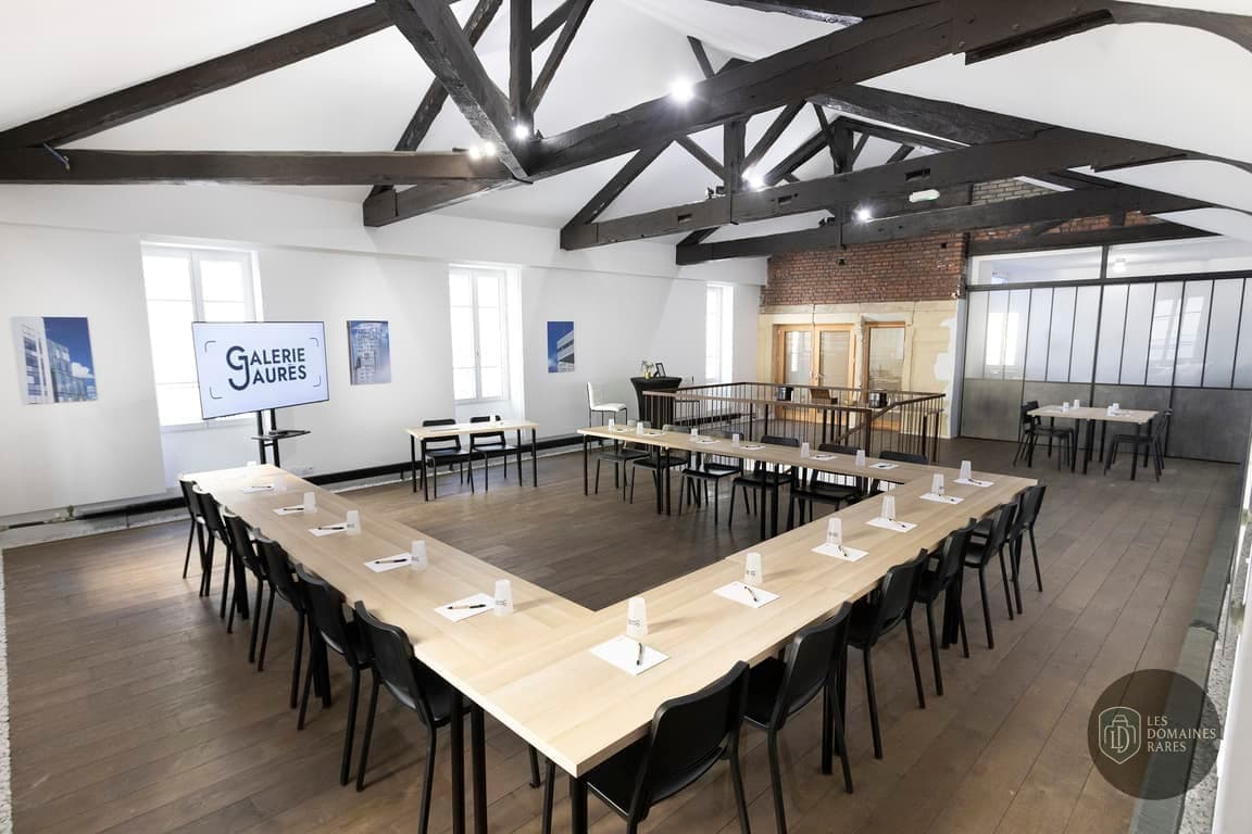 Salle de réunion en forme de U