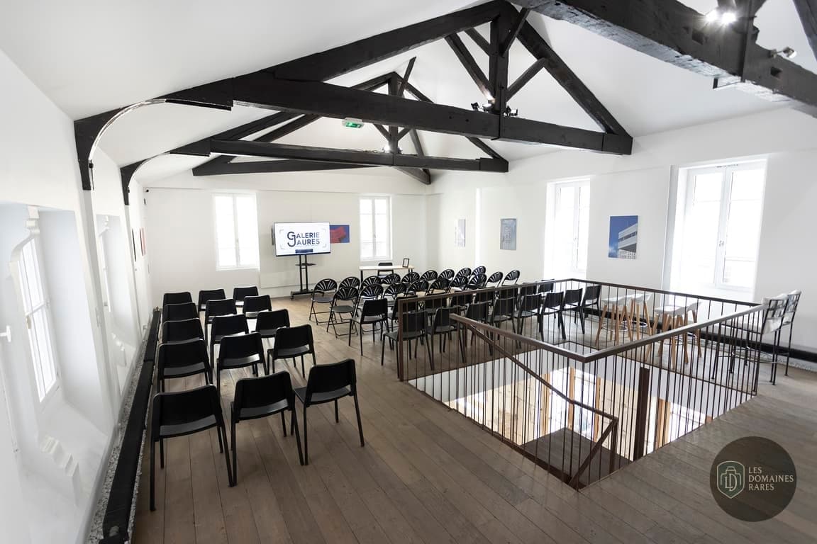 Salle de réunion avec mezzanine