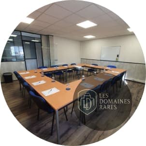 Salle de réunion 3 de l'hôtel Gessica Center à Longvic en Bourgogne-Franche-Comté