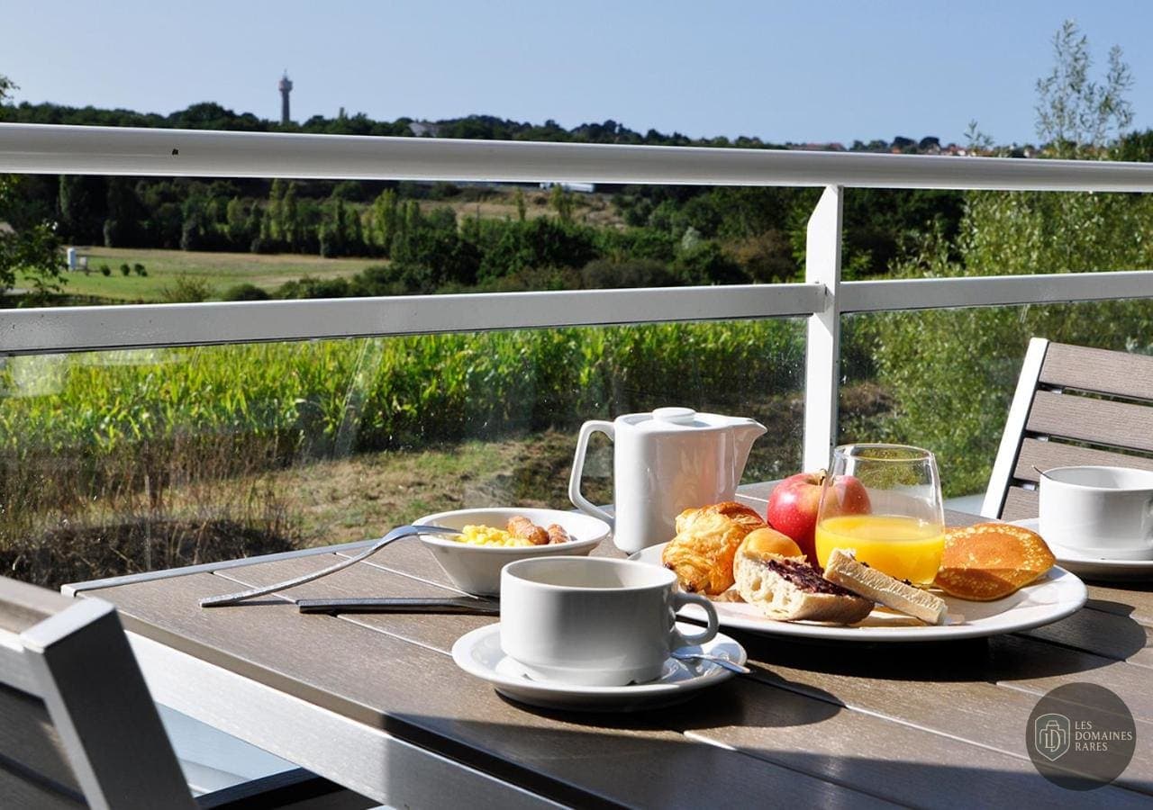 Vue extérieure de l'hôtel Golden Tulip Pornic à Pornic en Pays de la Loire