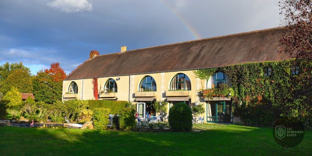 Vue extérieure de l'hôtel Golf d'Ableiges à Ableiges en Île-de-France