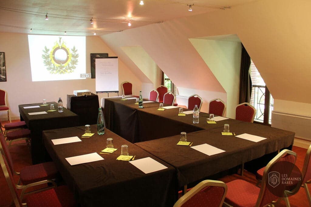 Salle de réunion 2 de l'hôtel Golf de Marivaux à Janvry en Île-de-France